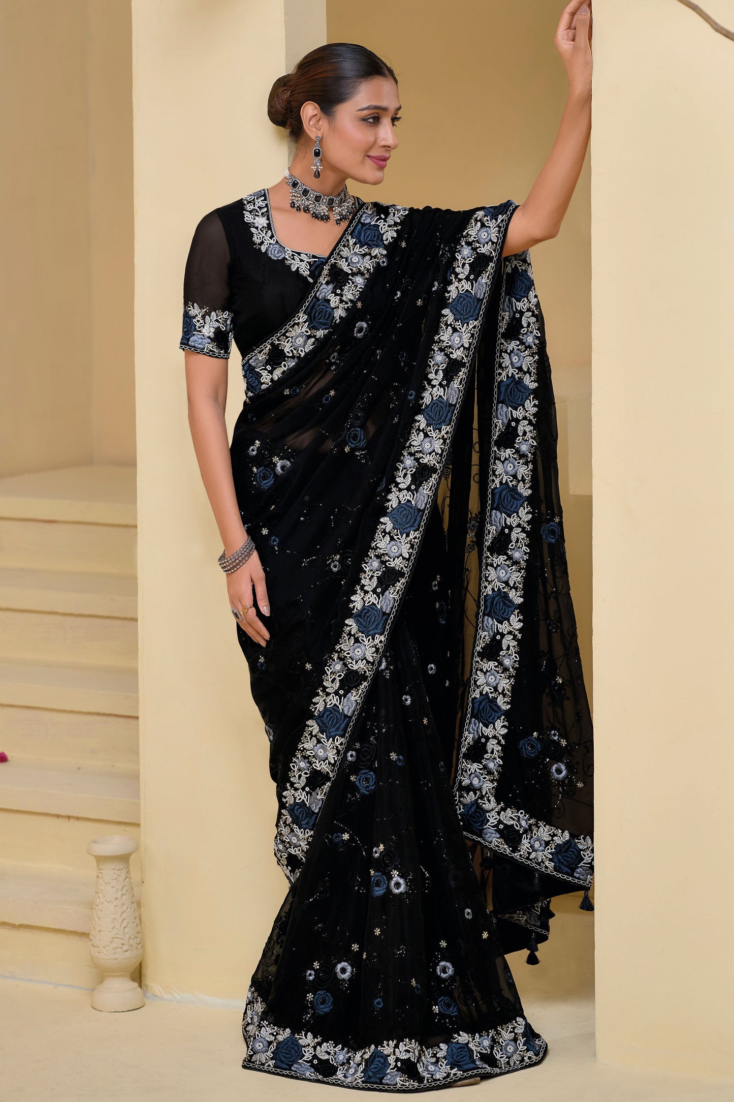black-pure-banarasi-tuscany-saree-zb132780_3_SareeButa.com