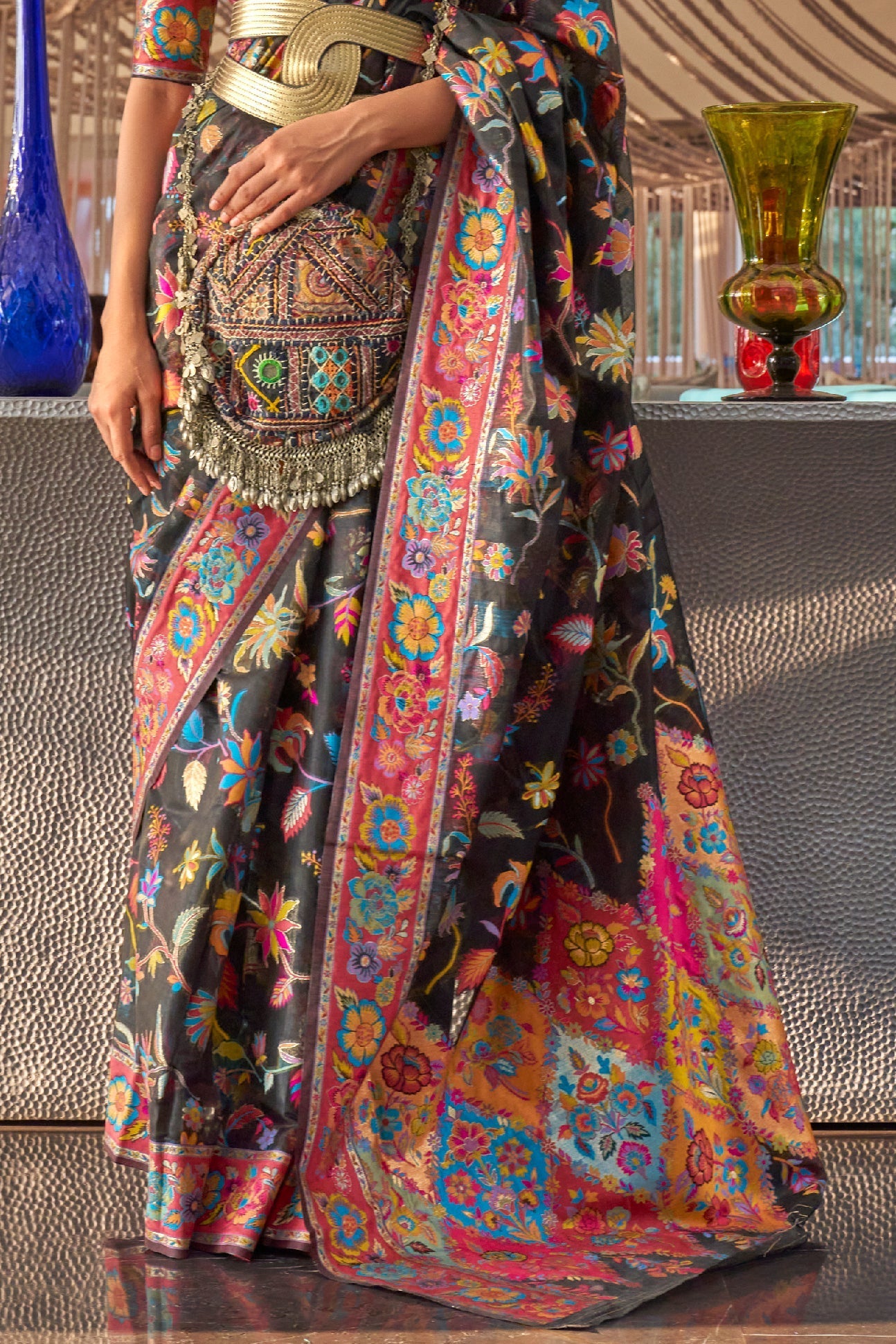 black-jamewar-kashmiri-silk-saree-zb132518_4_SareeButa.com