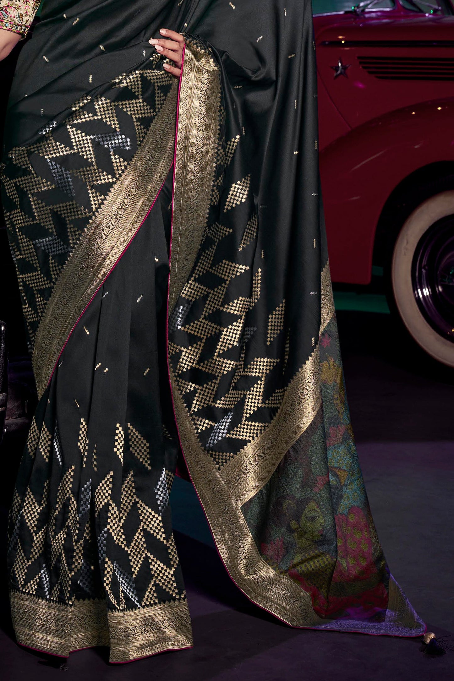 Black Woven Silk Saree-ZB134657_4_SareeButa.com