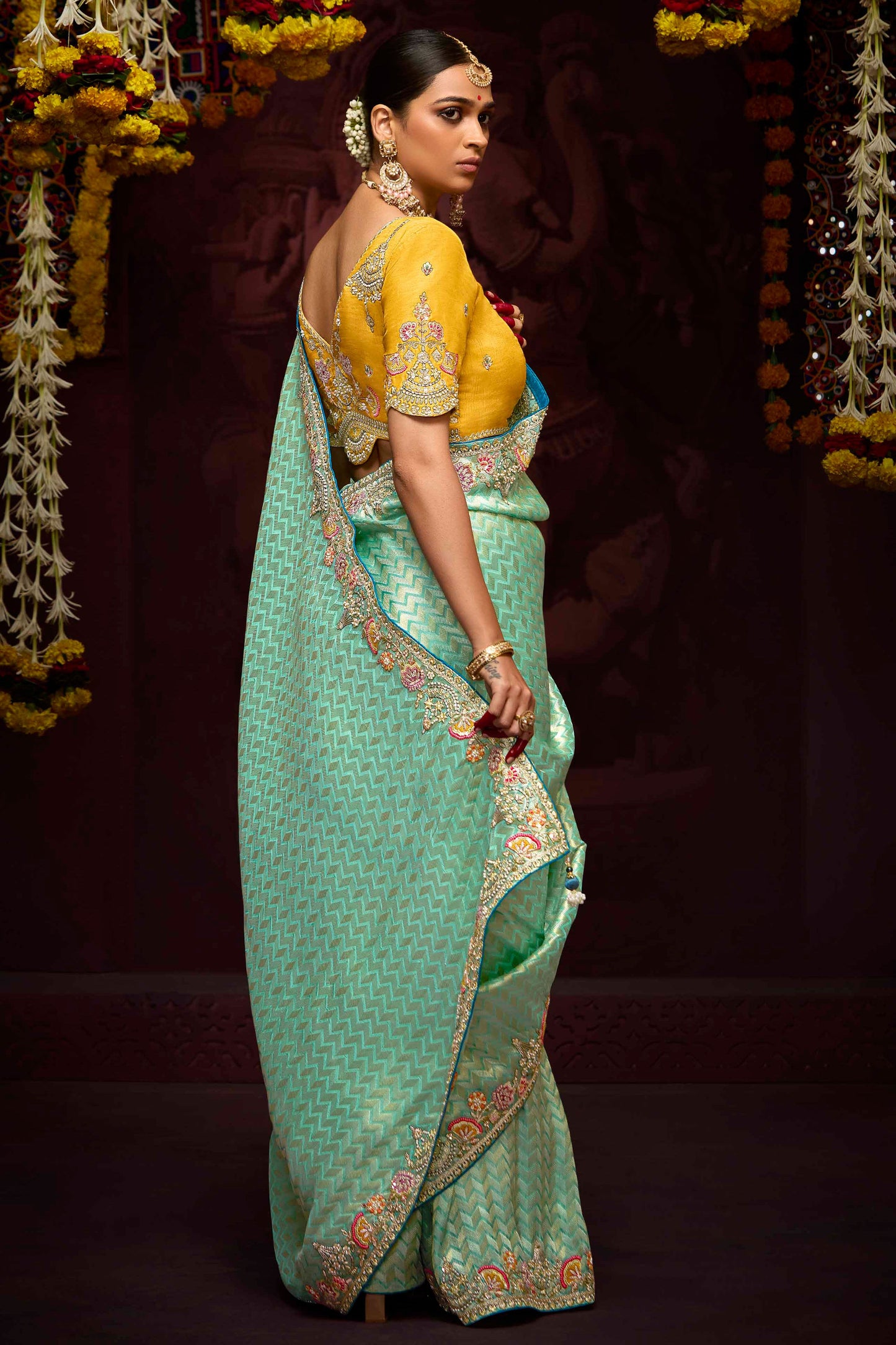 blue-embroidered-banarasi-silk-saree-zb133275_5_Sareebuta.com