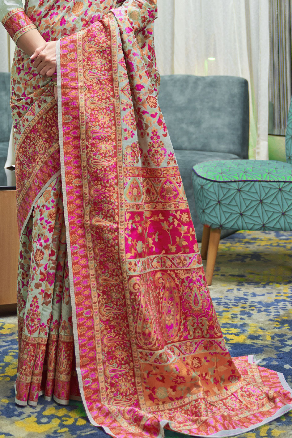 blue-kashmiri-jamewar-silk-saree-zb140061_3_SareeButa.com