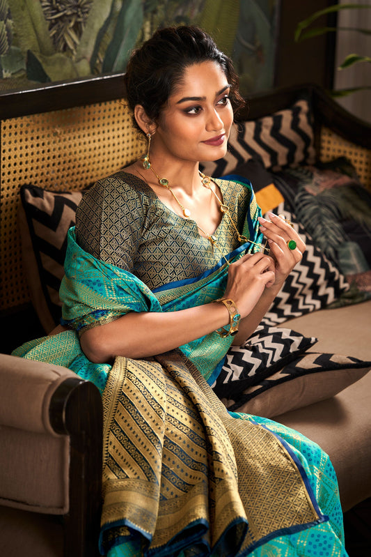 blue-woven-patola-silk-saree-zb130647_2_SareeButa.com