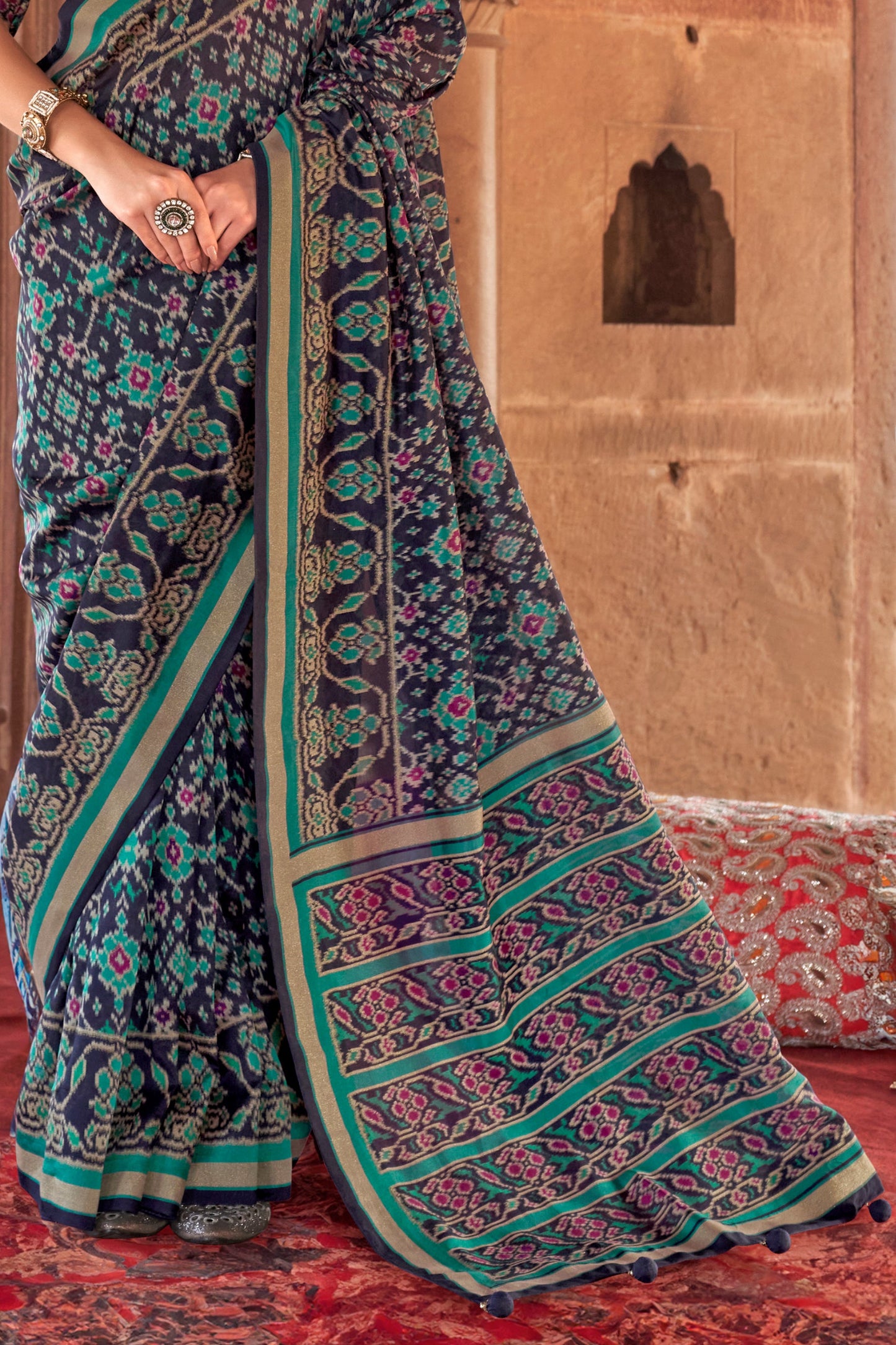 Black Georgette Patola Saree-ZB134187_4_SareeButa.com