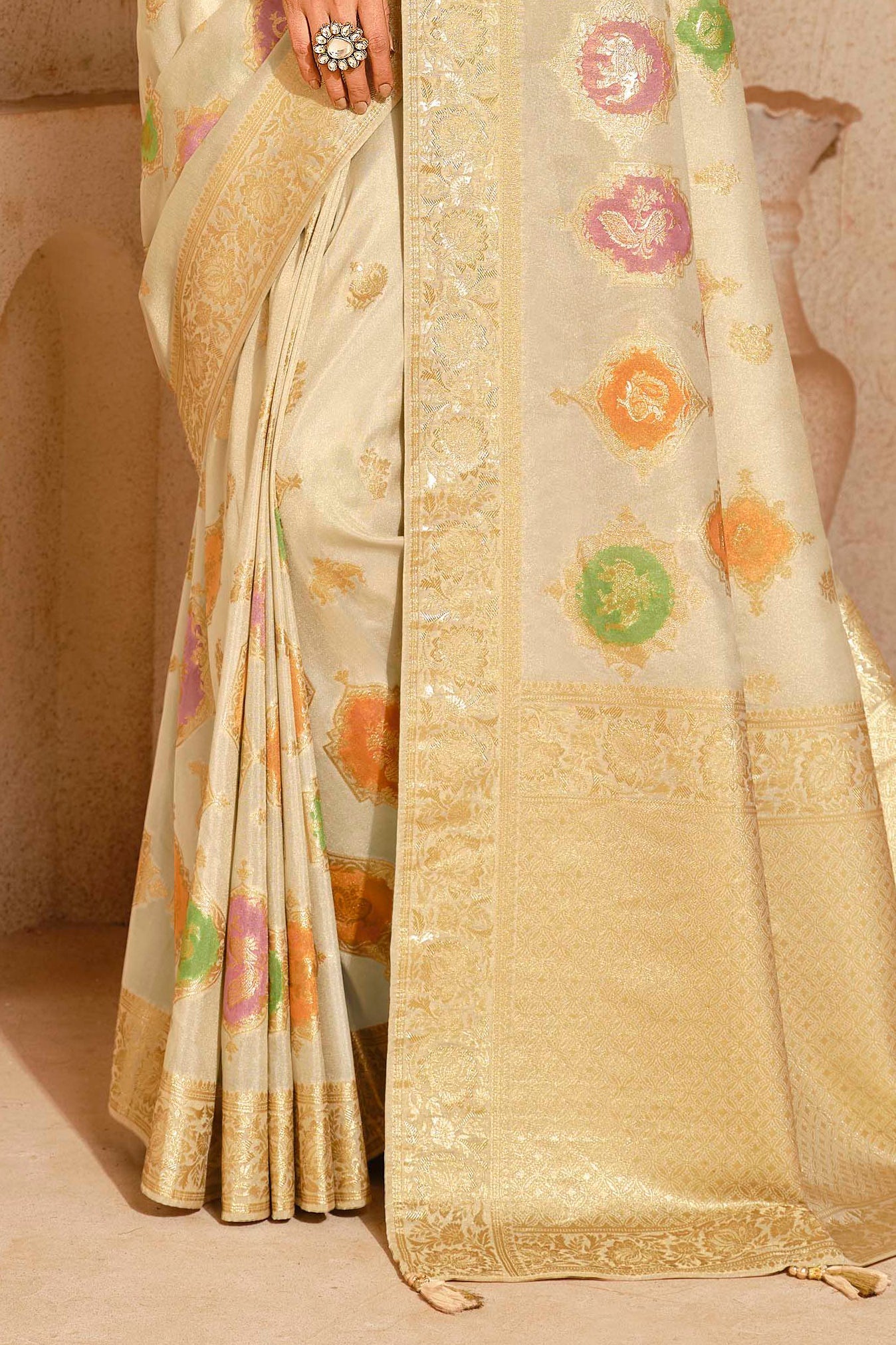 Cream Woven Banarasi Saree-ZB133950_4_SareeButa.com