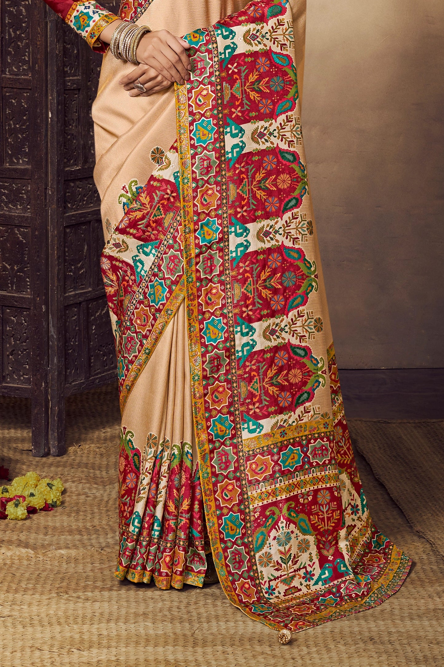Cream Woven Viscose Silk Saree-SAR11022_5_SareeButa.com