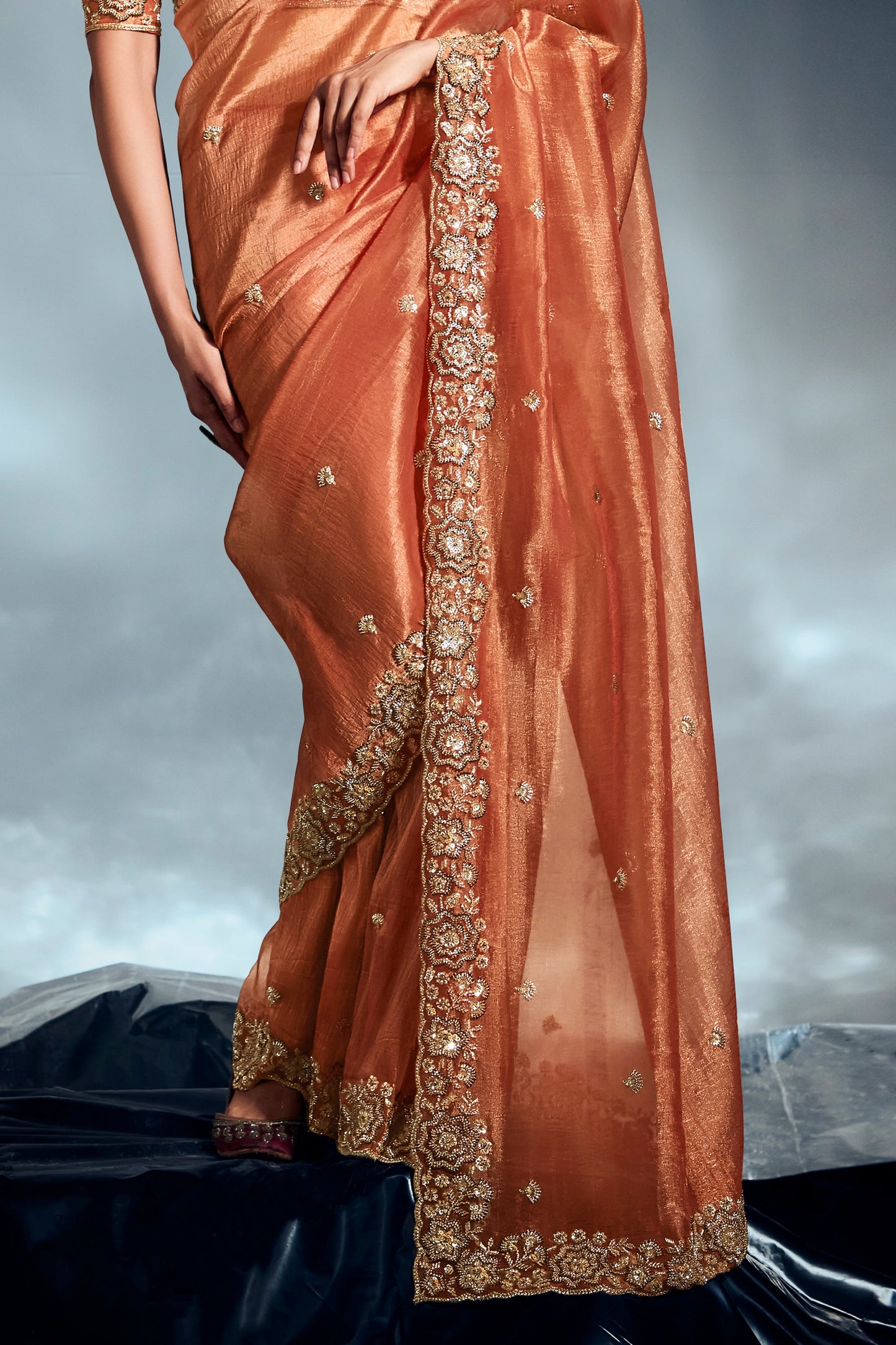golden-orange-embroidered-tissue-silk-saree-sar10209_6_Sareebuta.com
