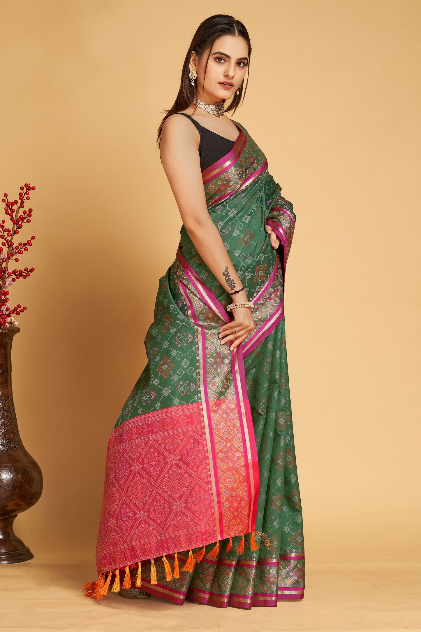 green-patola-silk-saree-zb130546_3_SareeButa.com