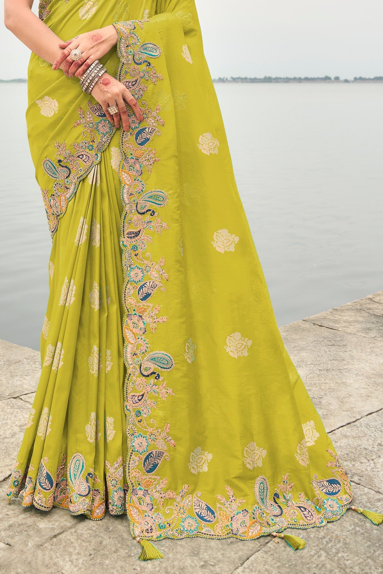 Green Banarasi Saree-ZB134495_3_SareeButa.com