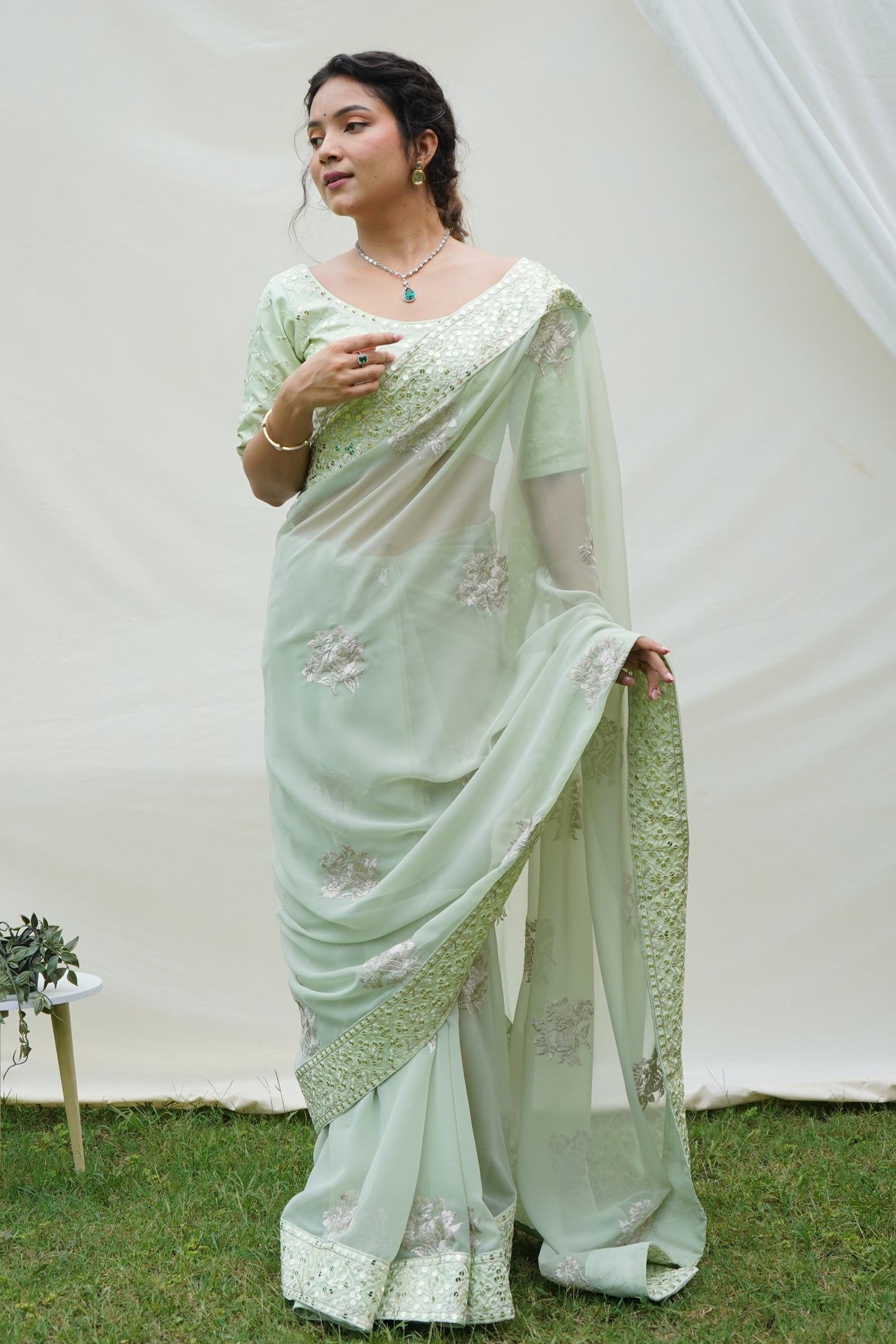 green-embroidered-georgette-saree-zb131139_3_SareeButa.com