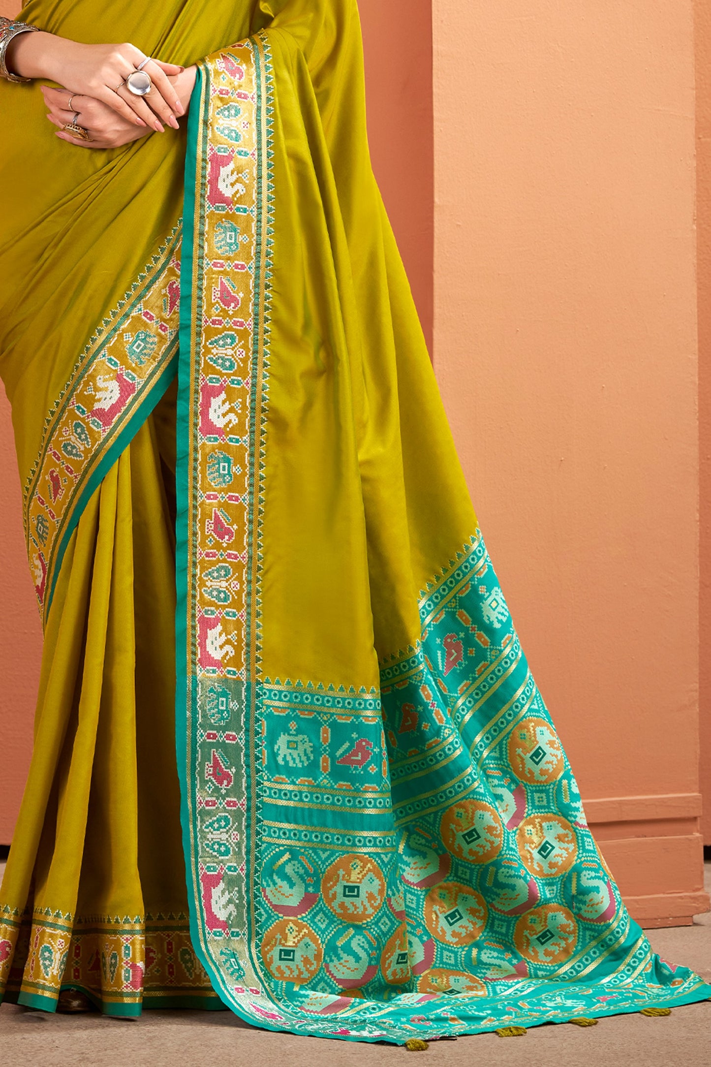 Green Woven Patola Silk Saree-SAR10035_5_SareeButa.com