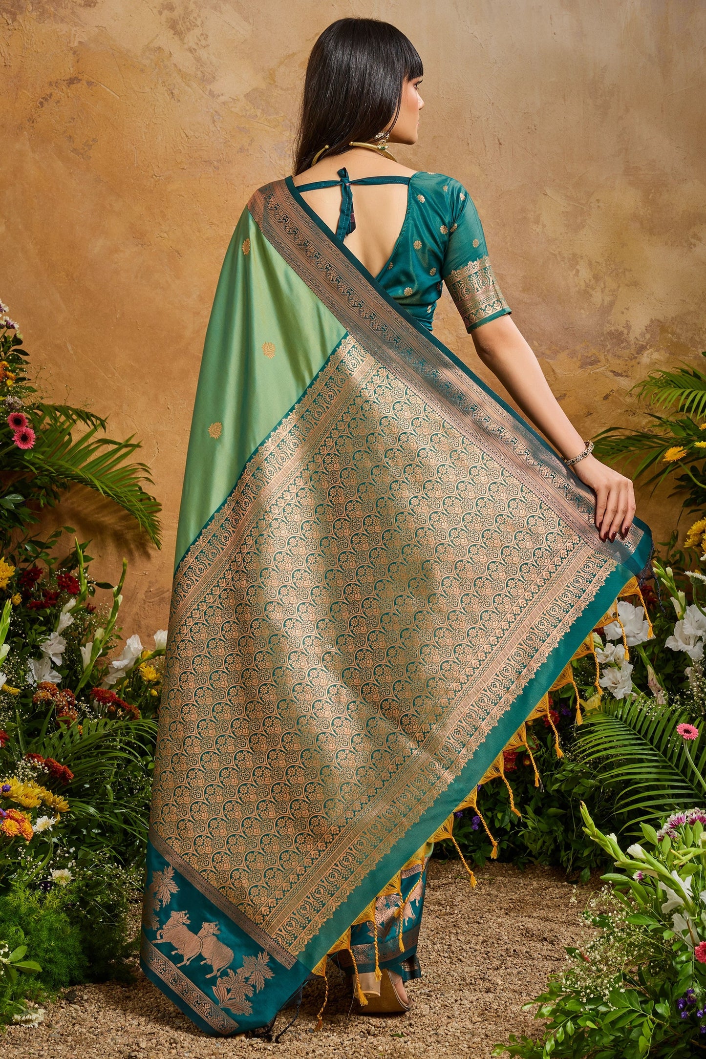 Green Woven Silk Saree-SAR11210_5_SareeButa.com