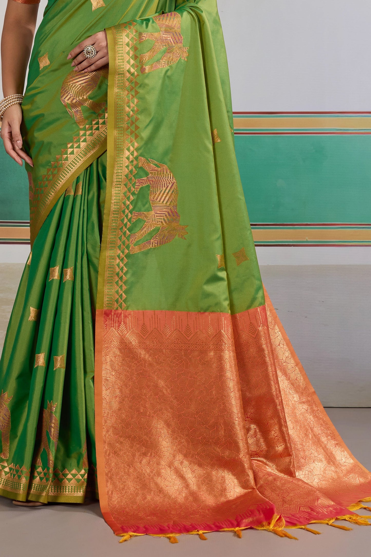 Green Woven Silk Saree-SAR11467_5_SareeButa.com