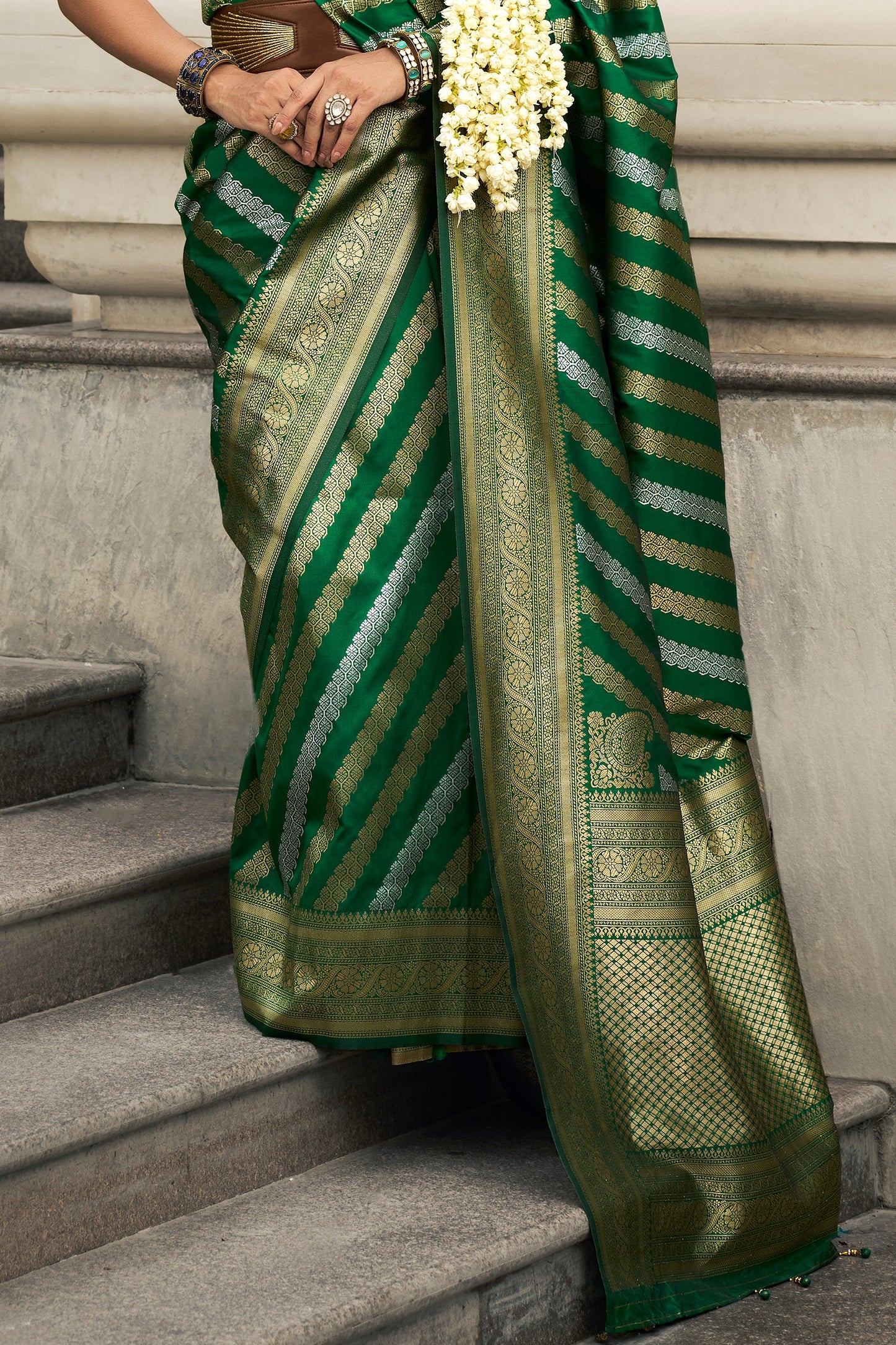 Green Woven Silk Saree-ZB133528_4_SareeButa.com