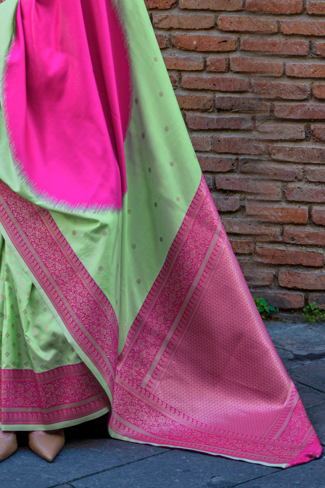 Green Woven Silk Saree-ZB134024_4_SareeButa.com