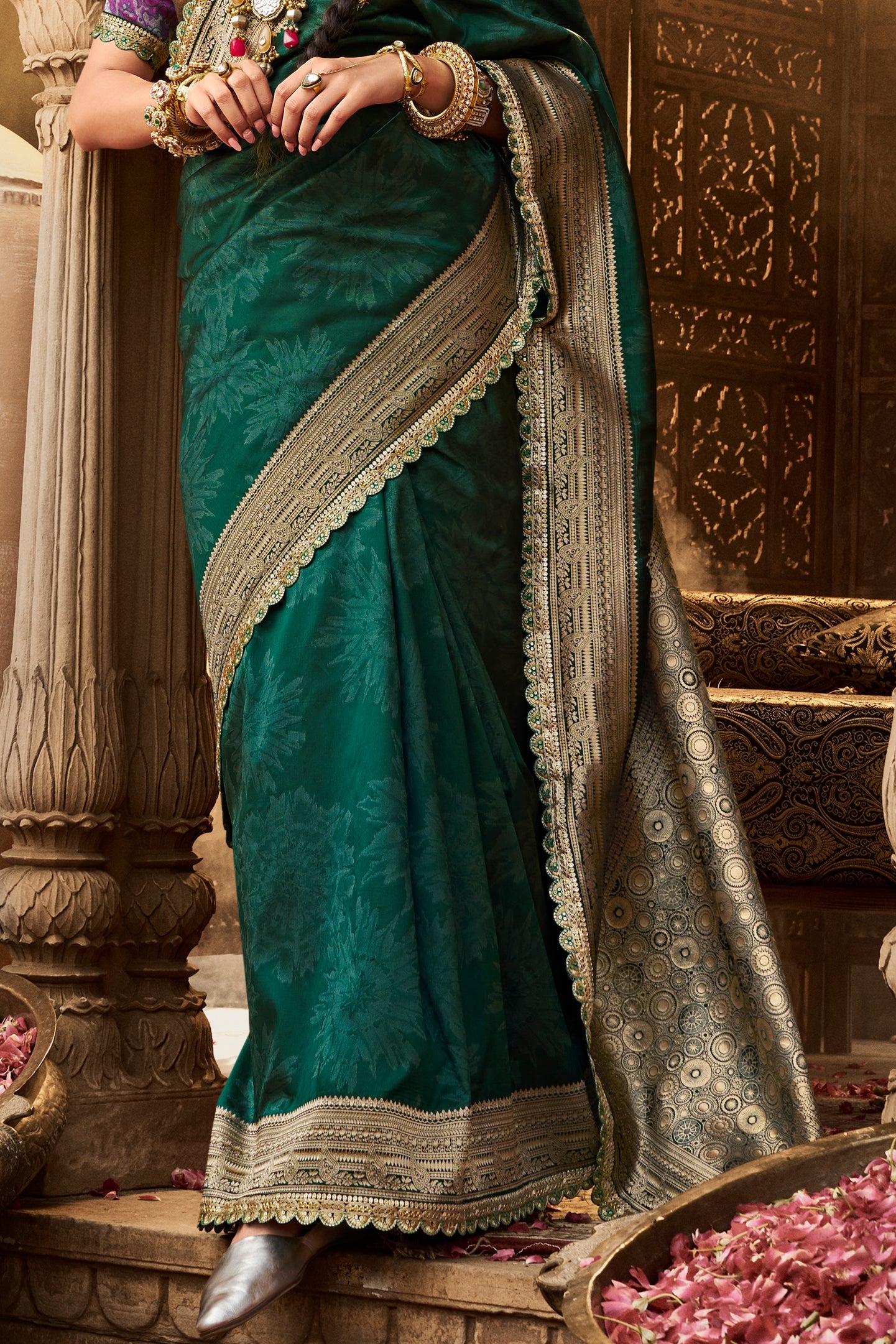 Green Woven Silk Saree With Lace Border-ZB134625_3_SareeButa.com
