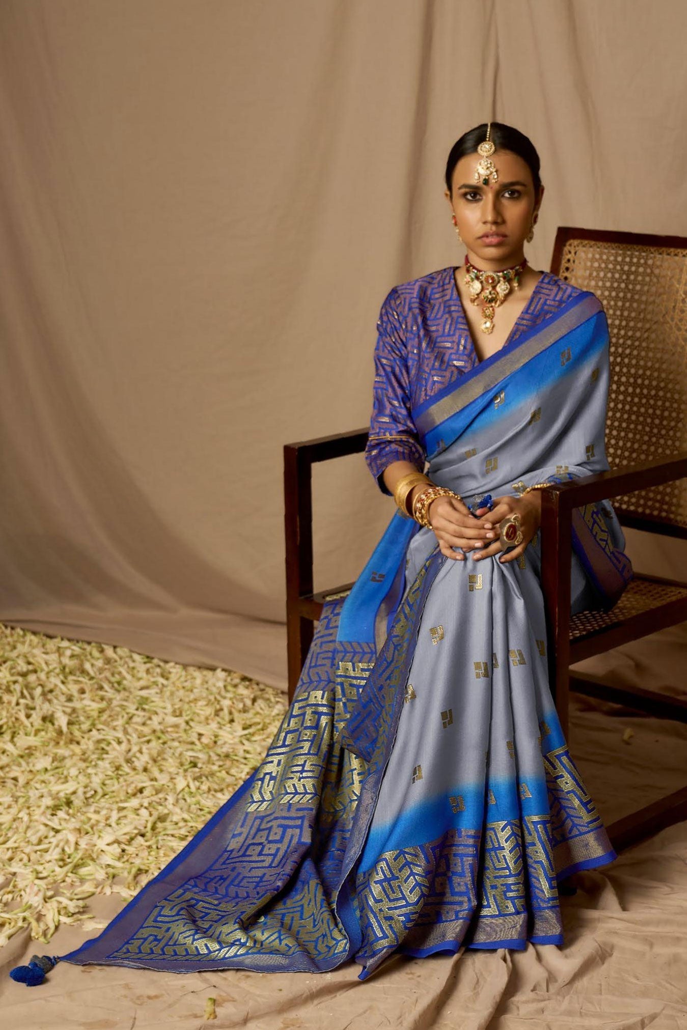 grey-silk-saree-zb130254_3_SareeButa.com