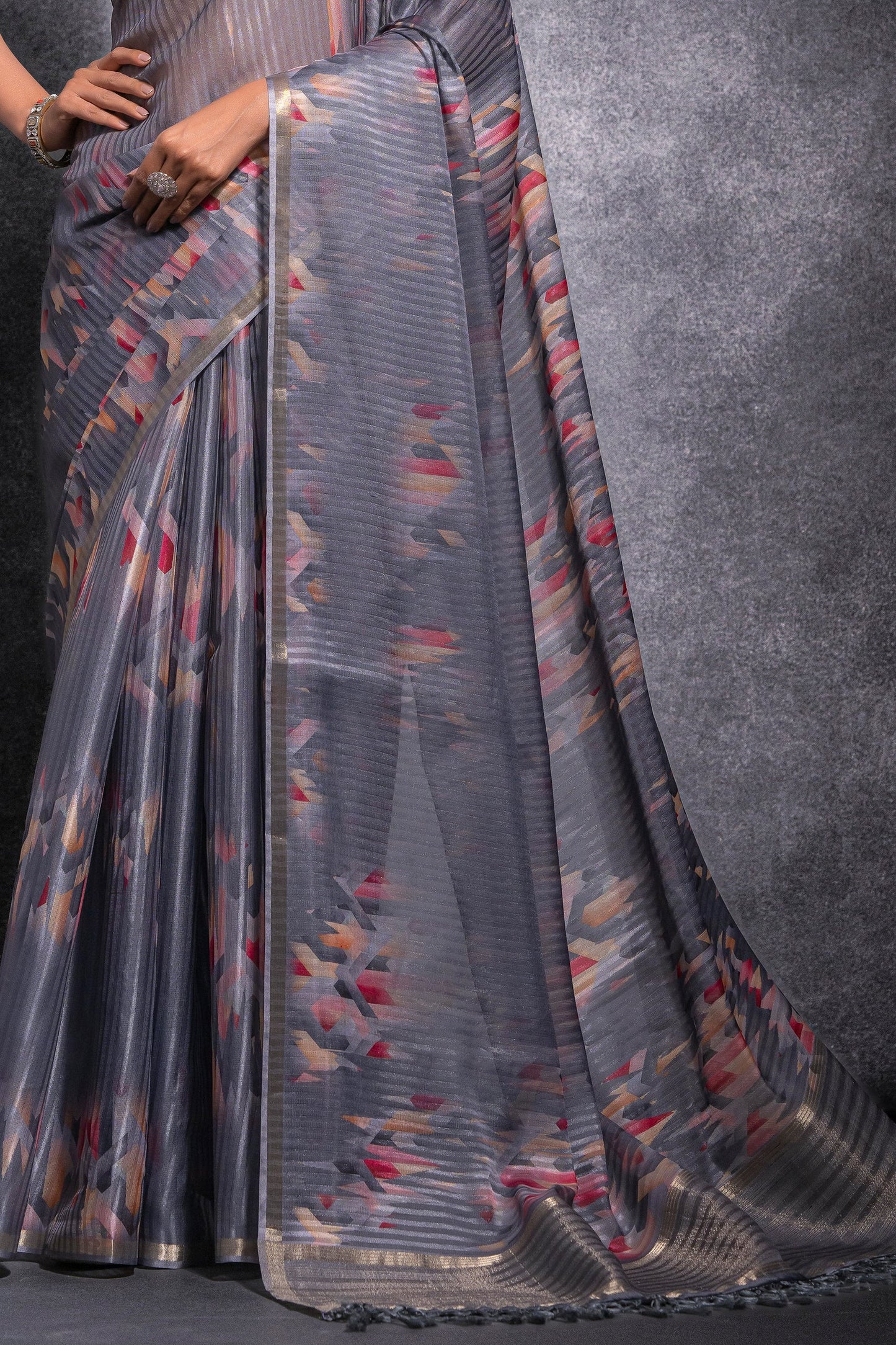 grey-printed-linen-silk-saree-zb132510_4_SareeButa.com