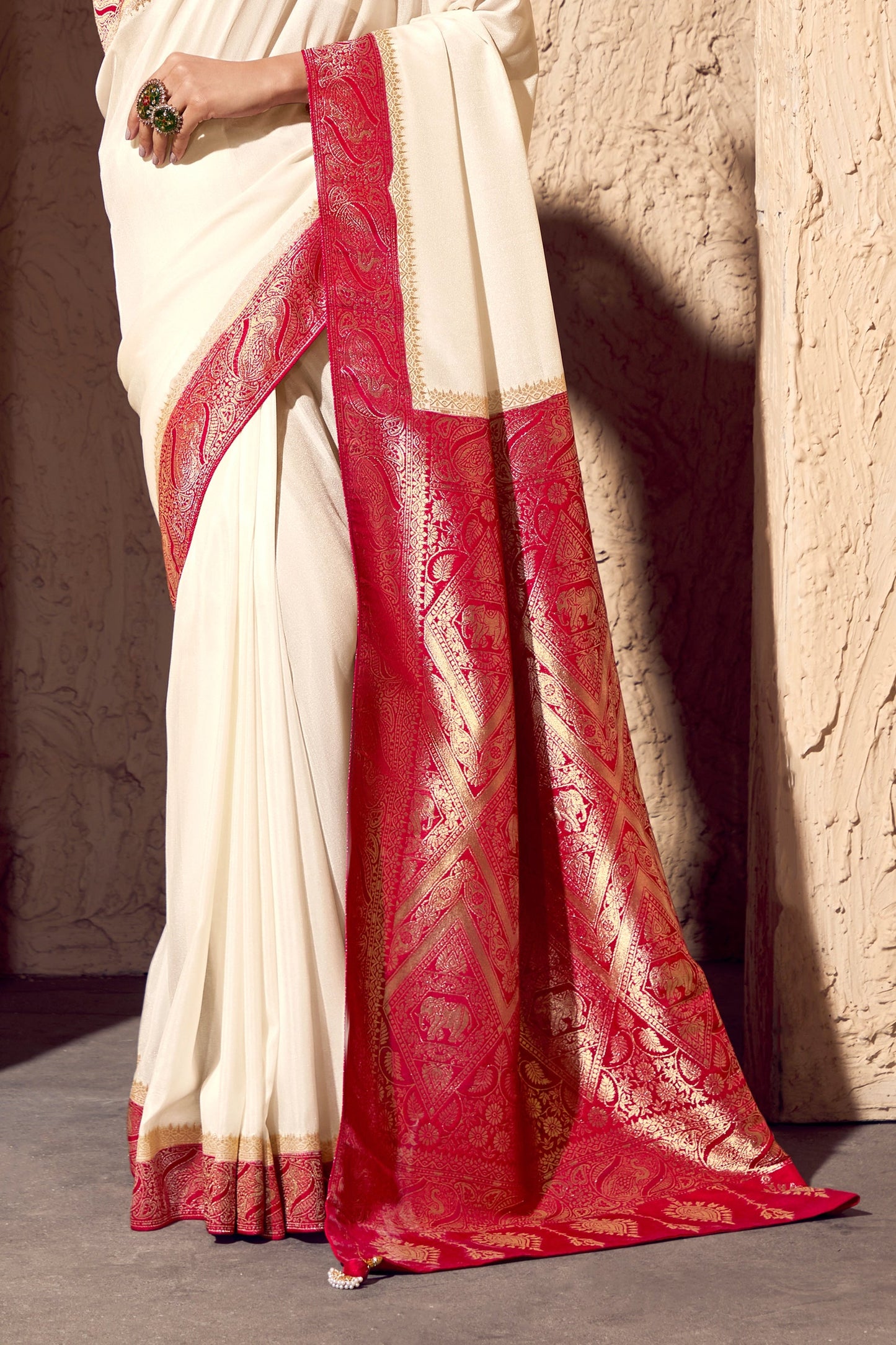 Off White Woven Crepe Georgette Saree-SAR10995_5_SareeButa.com