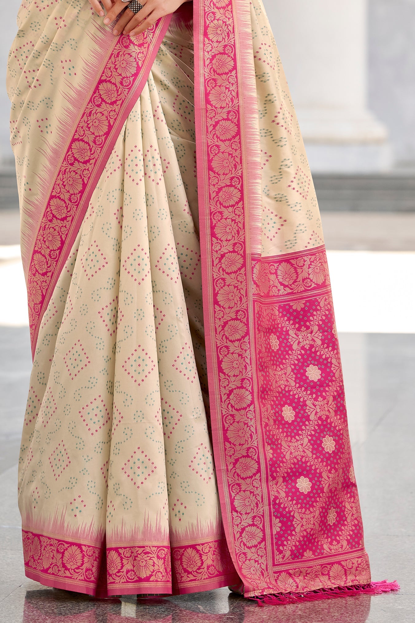 Off White Woven Silk Saree-ZB134383_4_SareeButa.com
