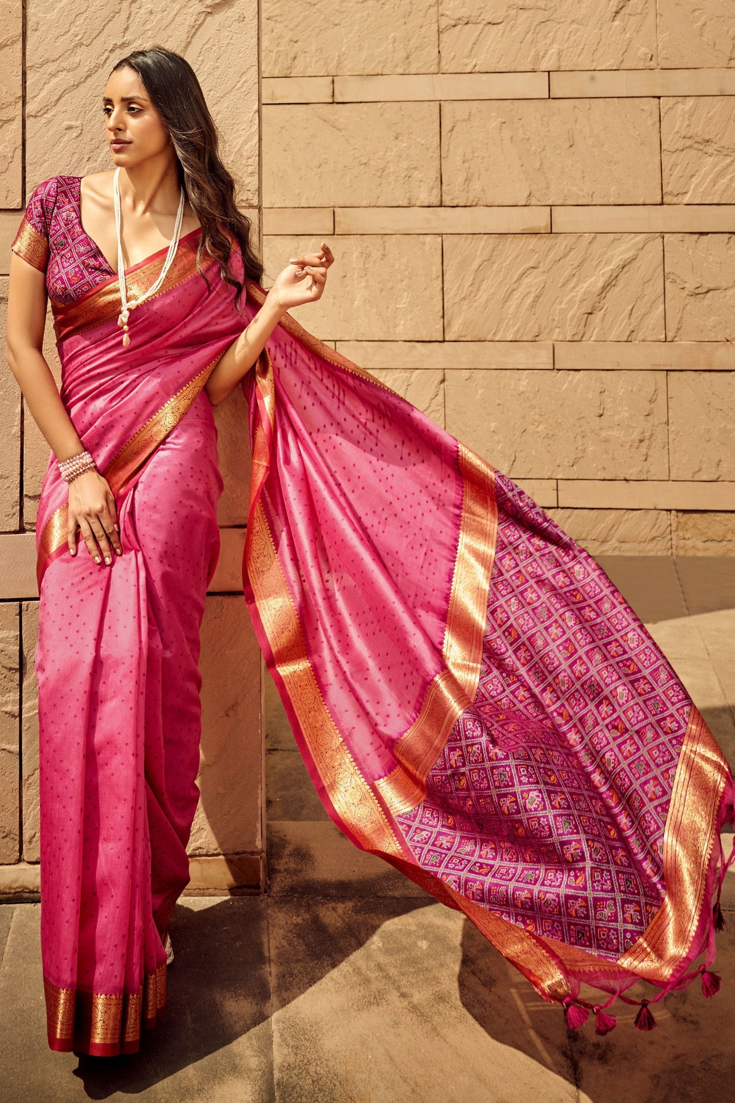 pink-patola-silk-saree-zb130622_4_SareeButa.com