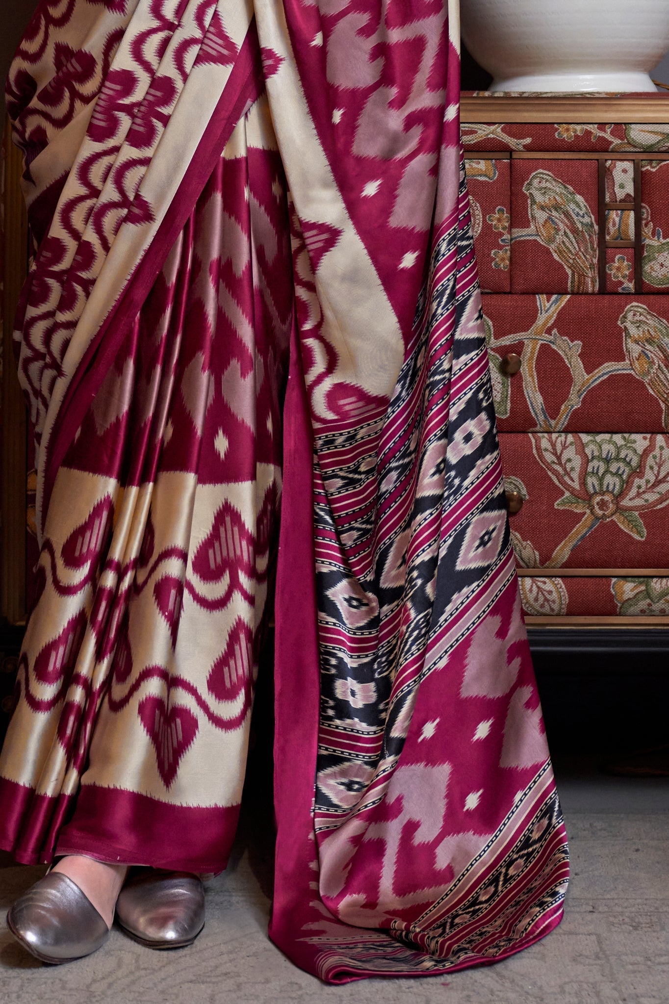 Pink Satin Crepe Patola Print Saree-ZB133884_4_SareeButa.com