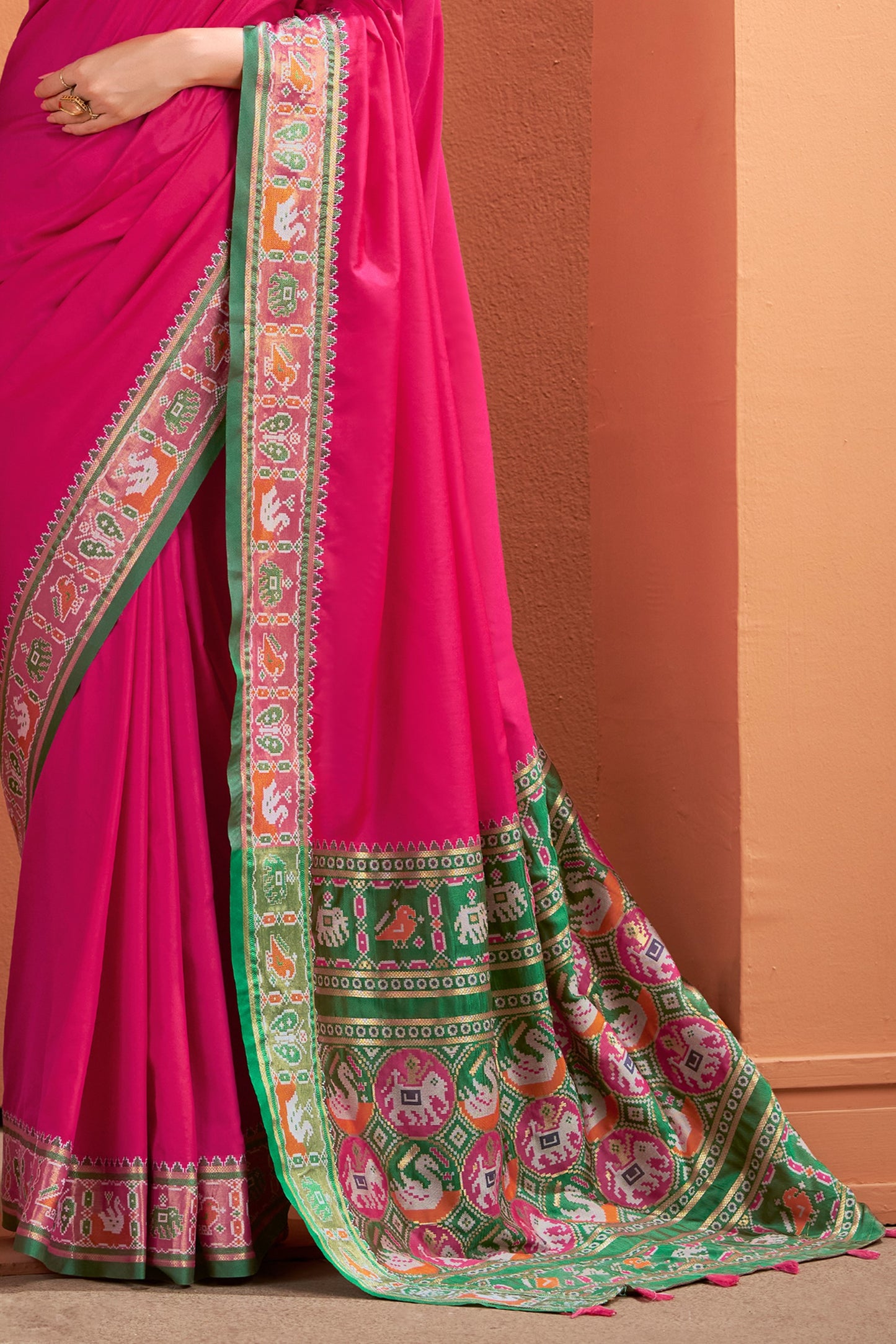 Pink Woven Patola Silk Saree-SAR10036_5_SareeButa.com