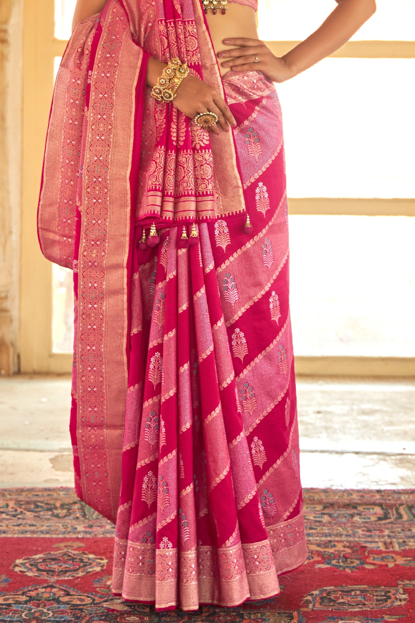 Pink Woven Silk Saree-ZB133843_4_SareeButa.com