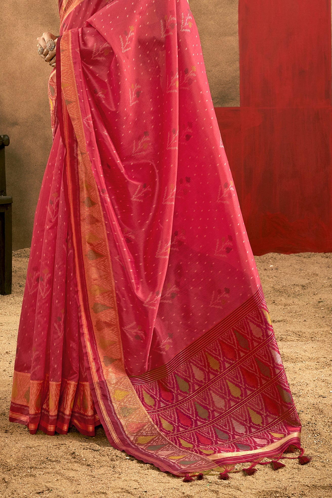 Pink Woven Silk Saree With Patola Pallu-ZB133516_4_SareeButa.com