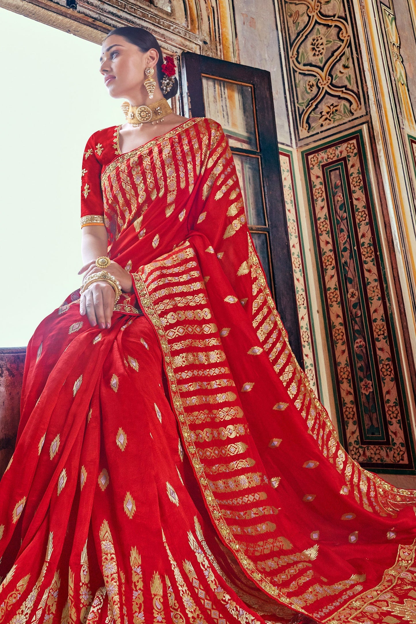 red-woven-silk-saree-saree-zb132873_4_SareeButa.com