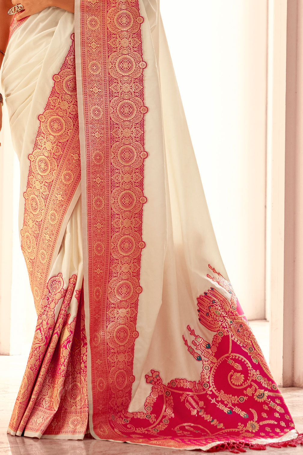 White Silk Saree-ZB133124_3_SareeButa.Com