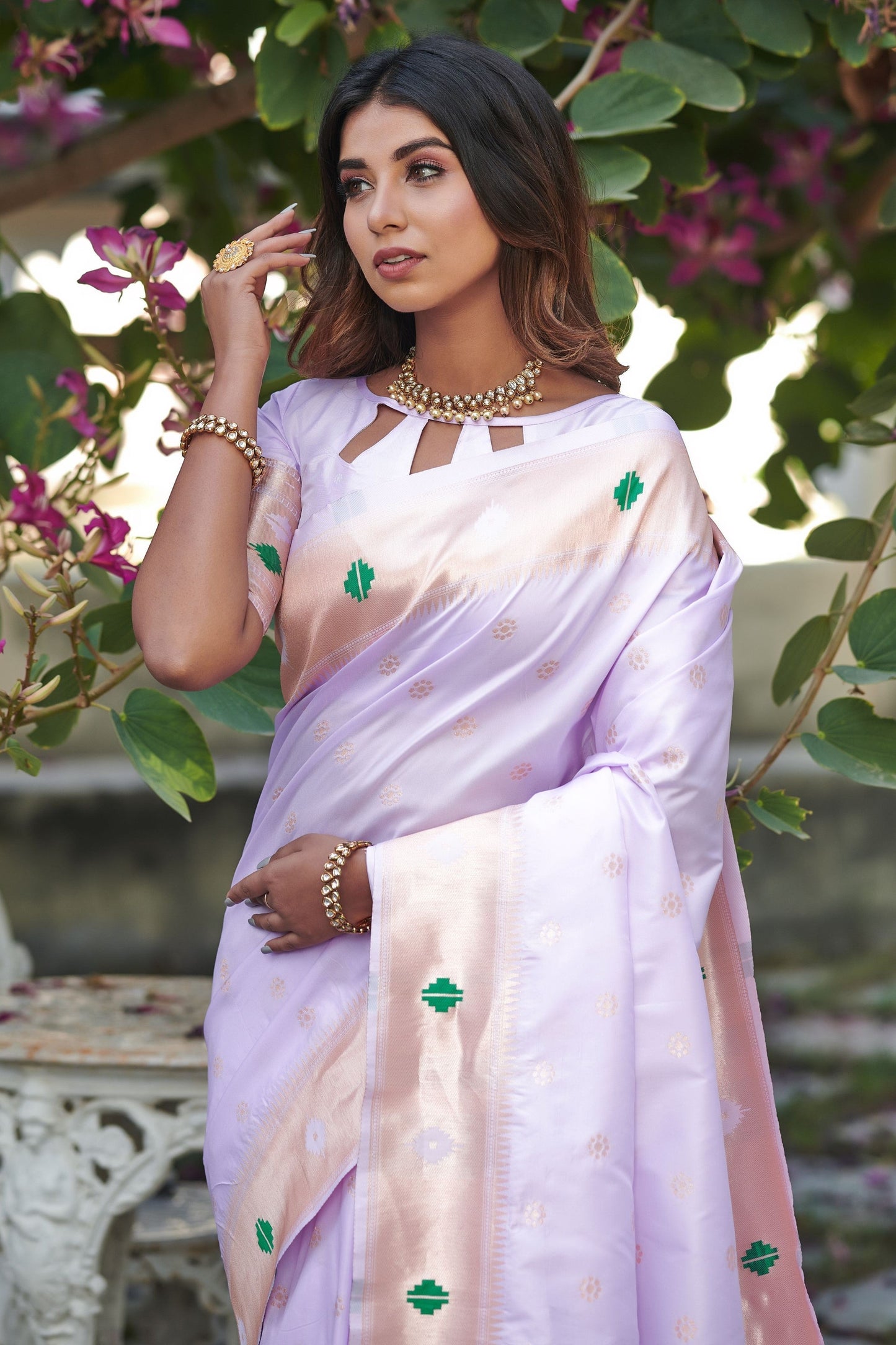 white-woven-paithani-silk-saree-zb131503_2_SareeButa.com