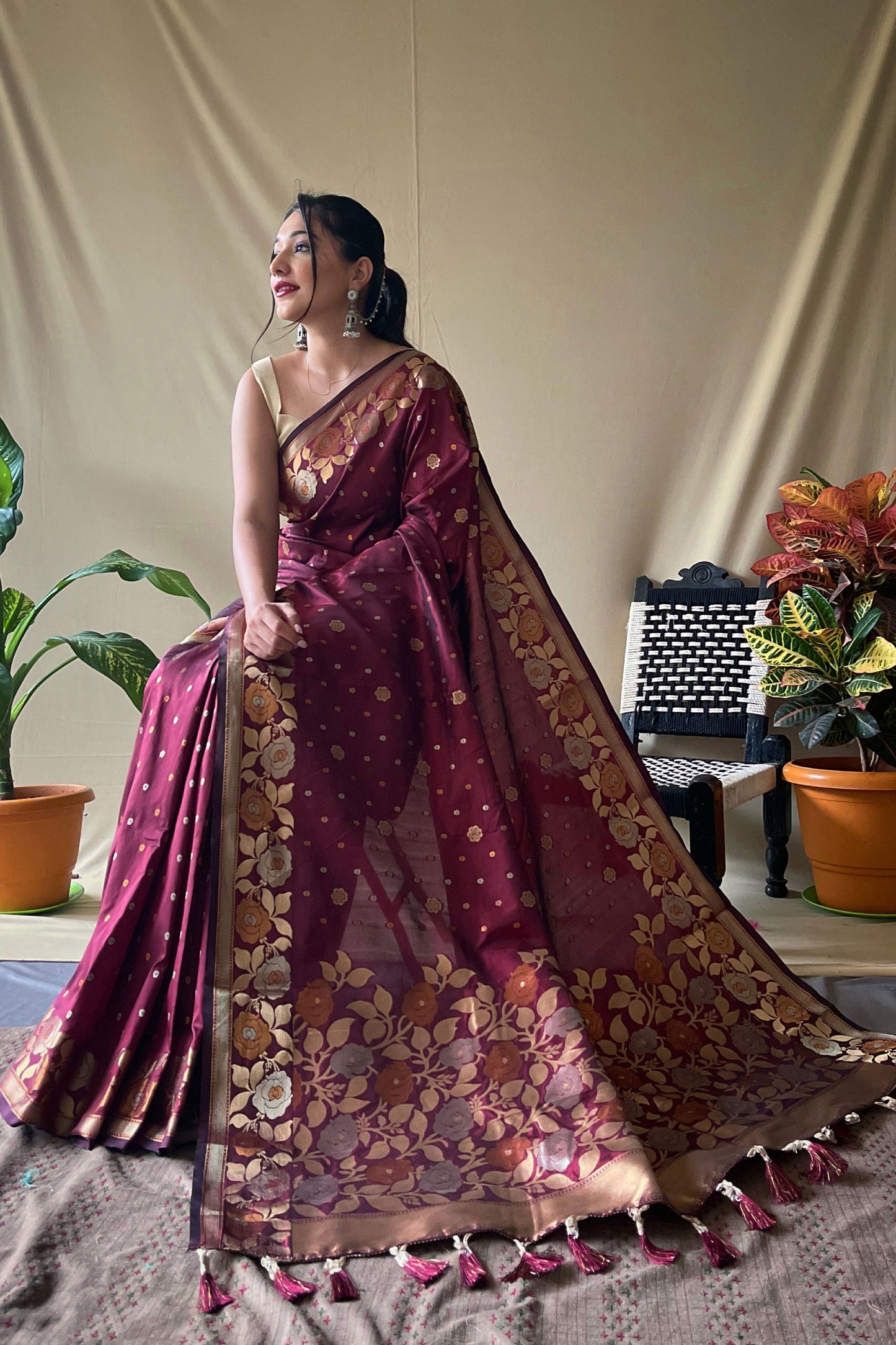 wine-woven-silk-saree-zb131619_3_SareeButa.com