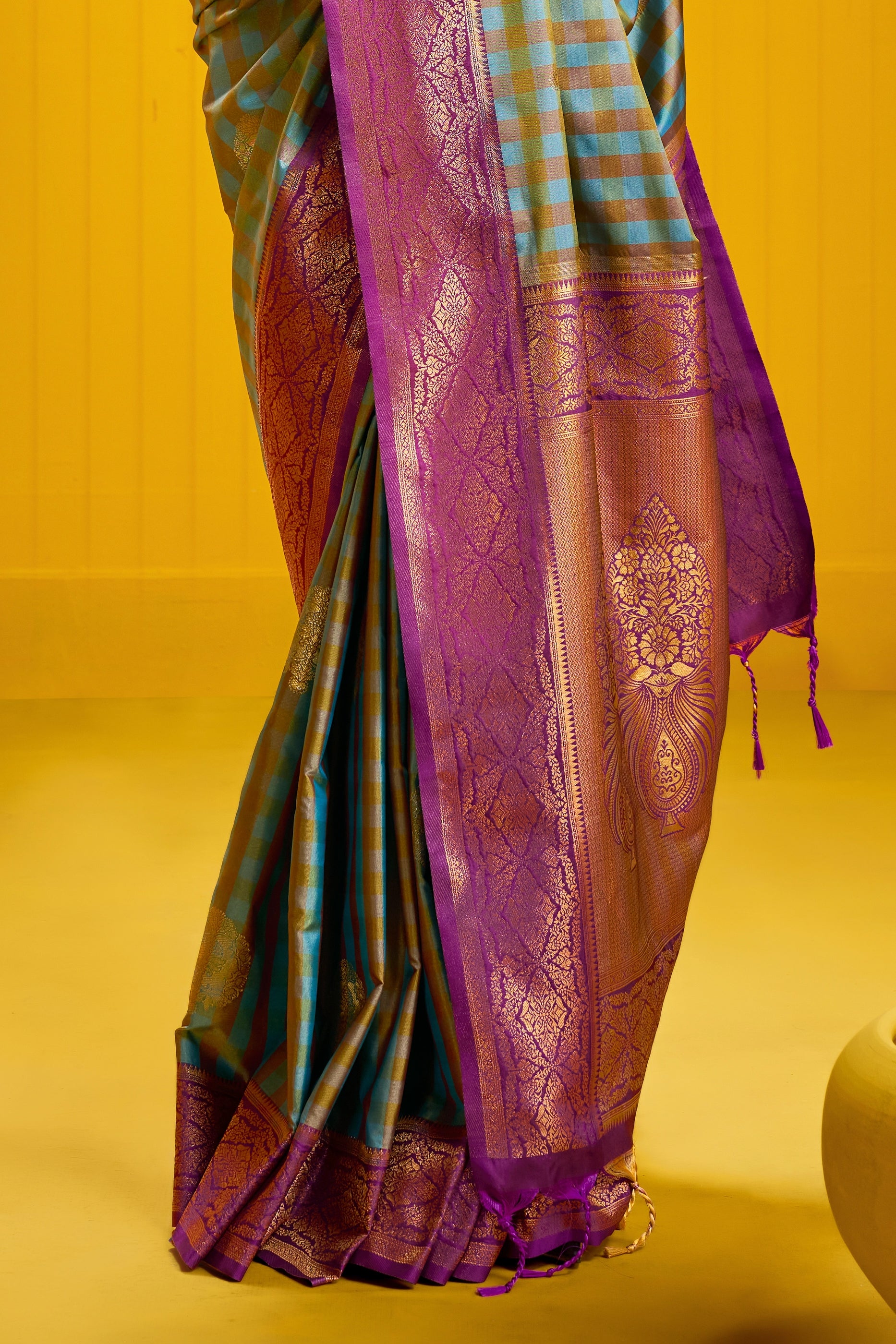 2-Tone Woven Checkered Silk Saree-SAR12344_5_SareeButa.com