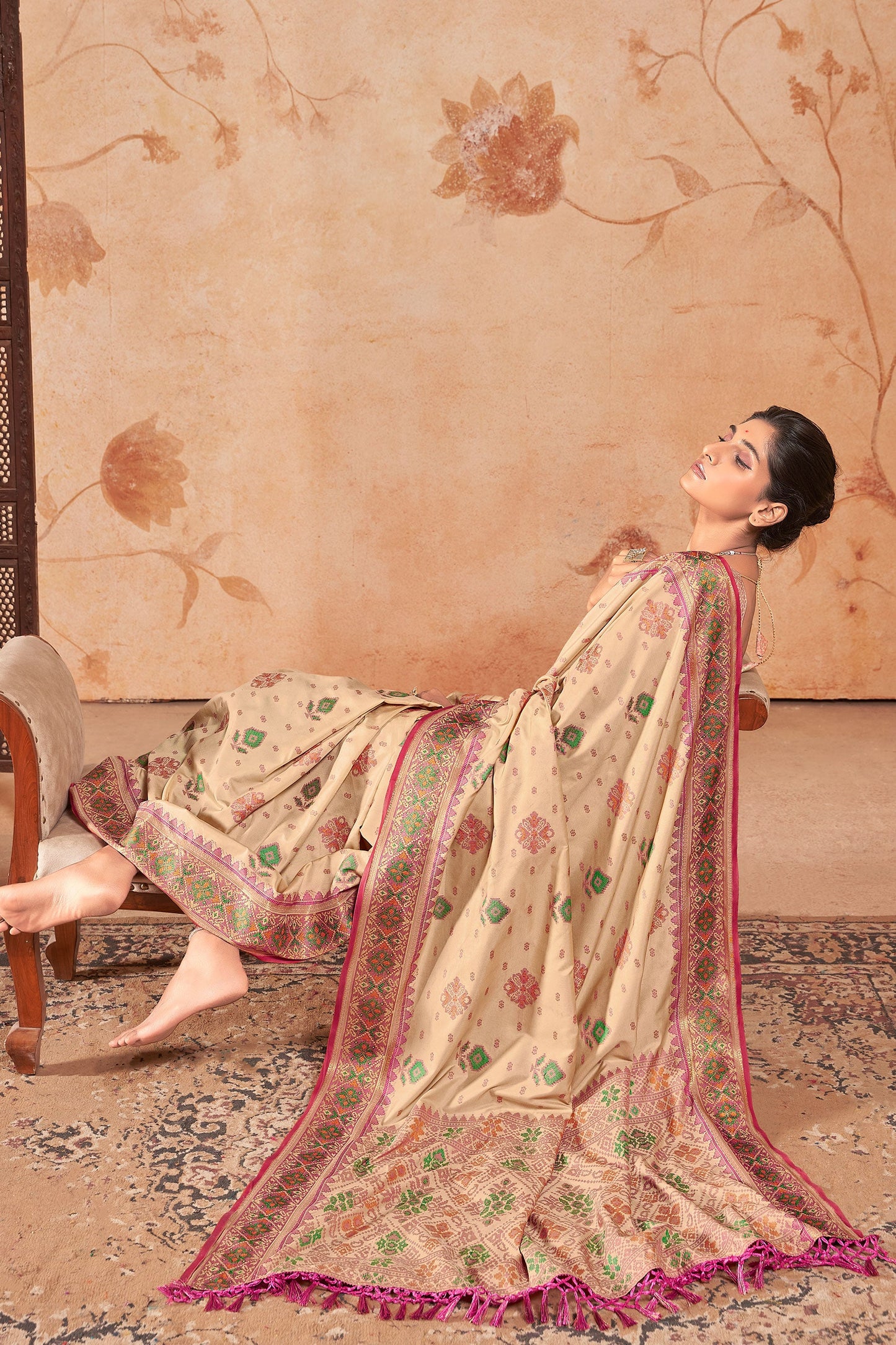 beige-patola-silk-saree-zb131699_3_SareeButa.com