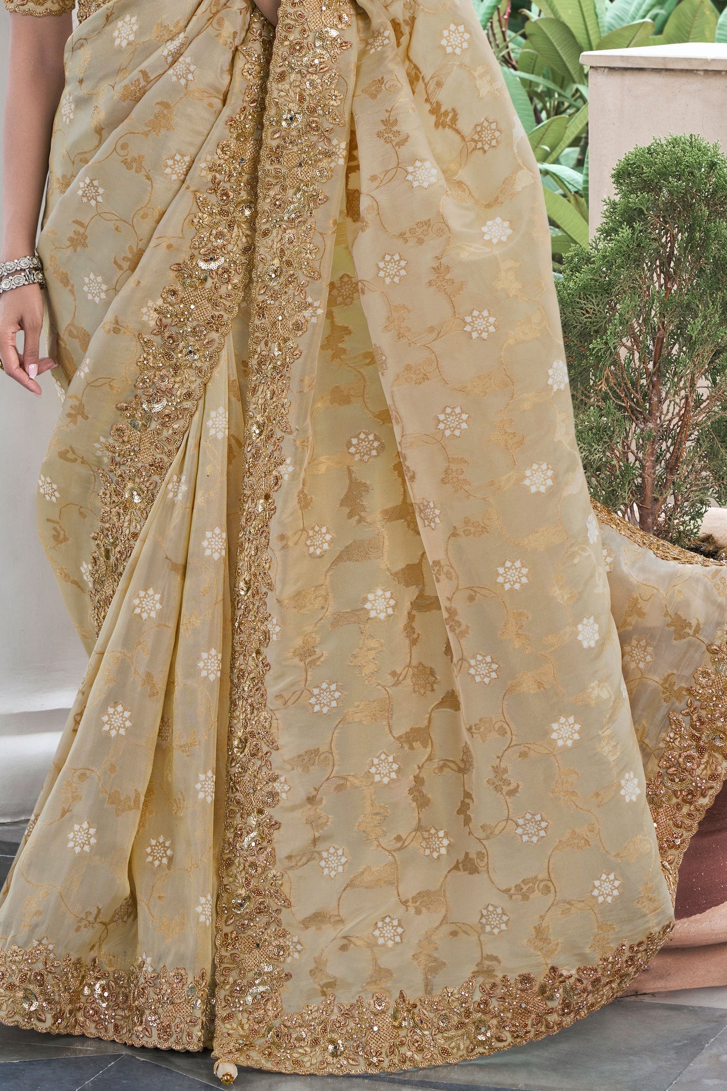 beige-pure-tissue-silk-saree-zb132845_4_SareeButa.com