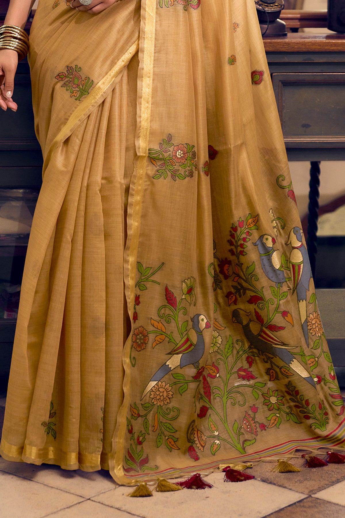 Beige Kalamkari Cotton Saree with Kalamkari Motifs-SAR12952_4_SareeButa.com