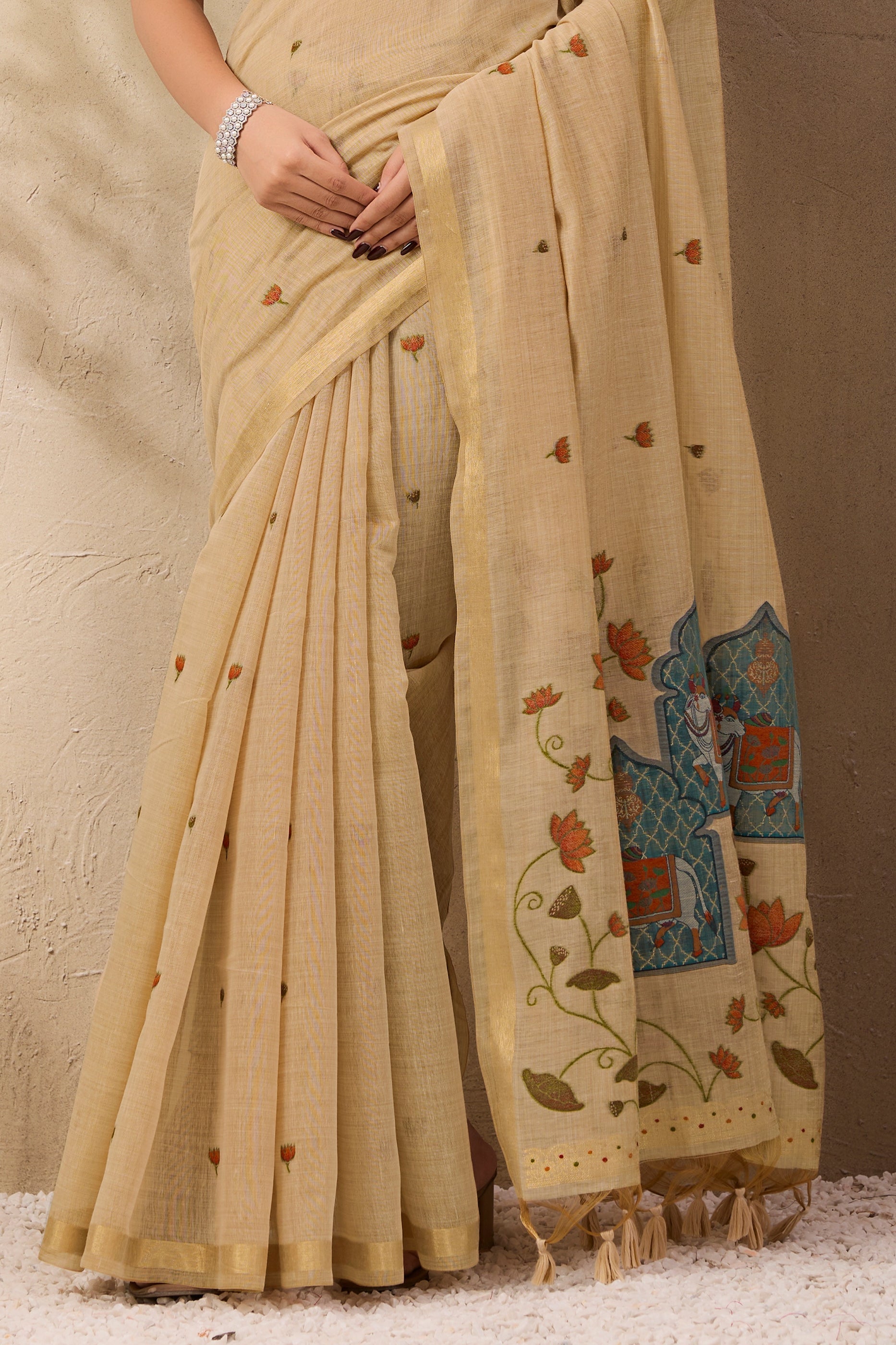 Beige Woven Munga Cotton Saree-SAR11219_5_SareeButa.com