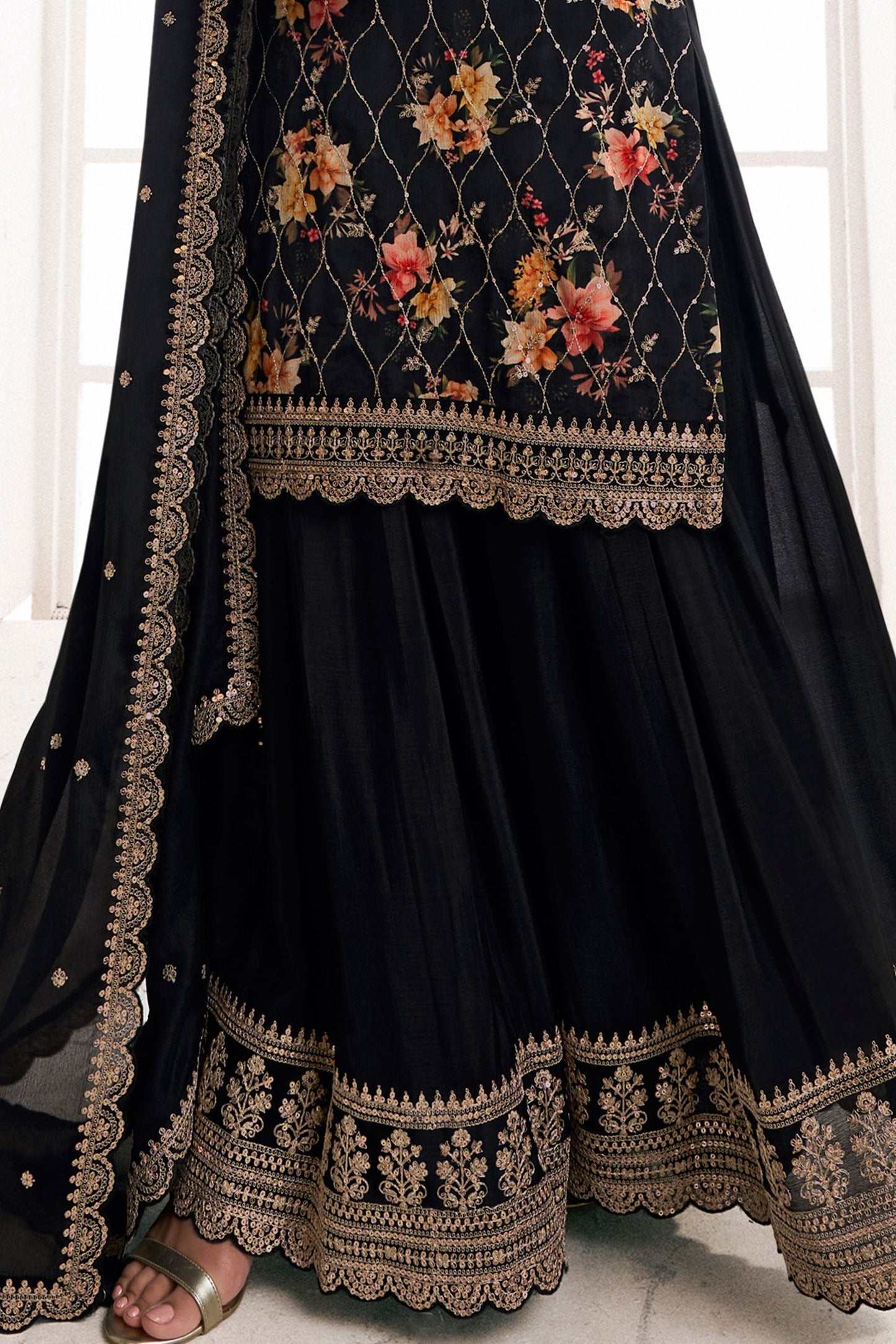 black-embroiderd-chinon-palazzo-suit-zbss100020_3_SareeButa.com