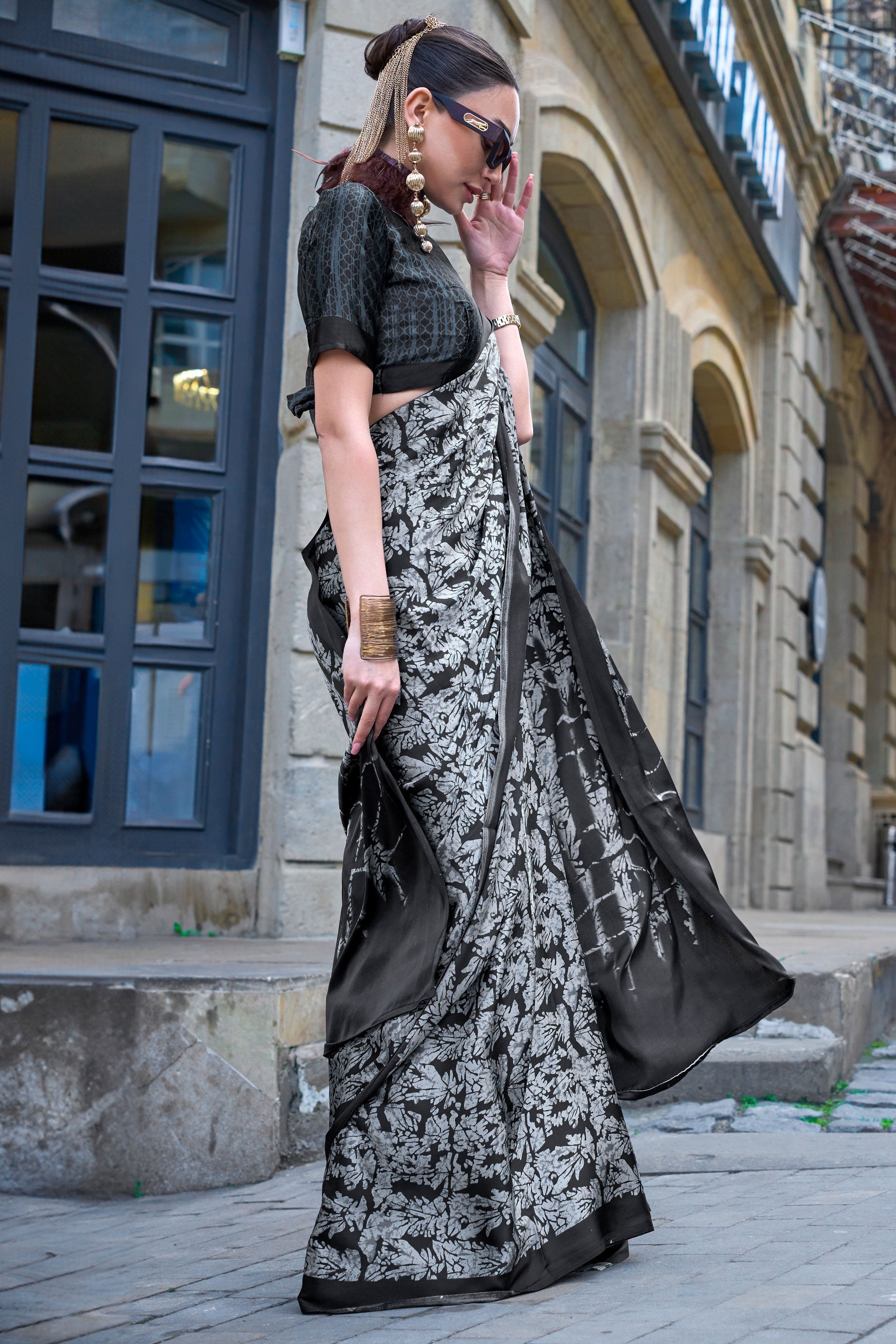 Black Printed Crepe Saree-ZB133003_2