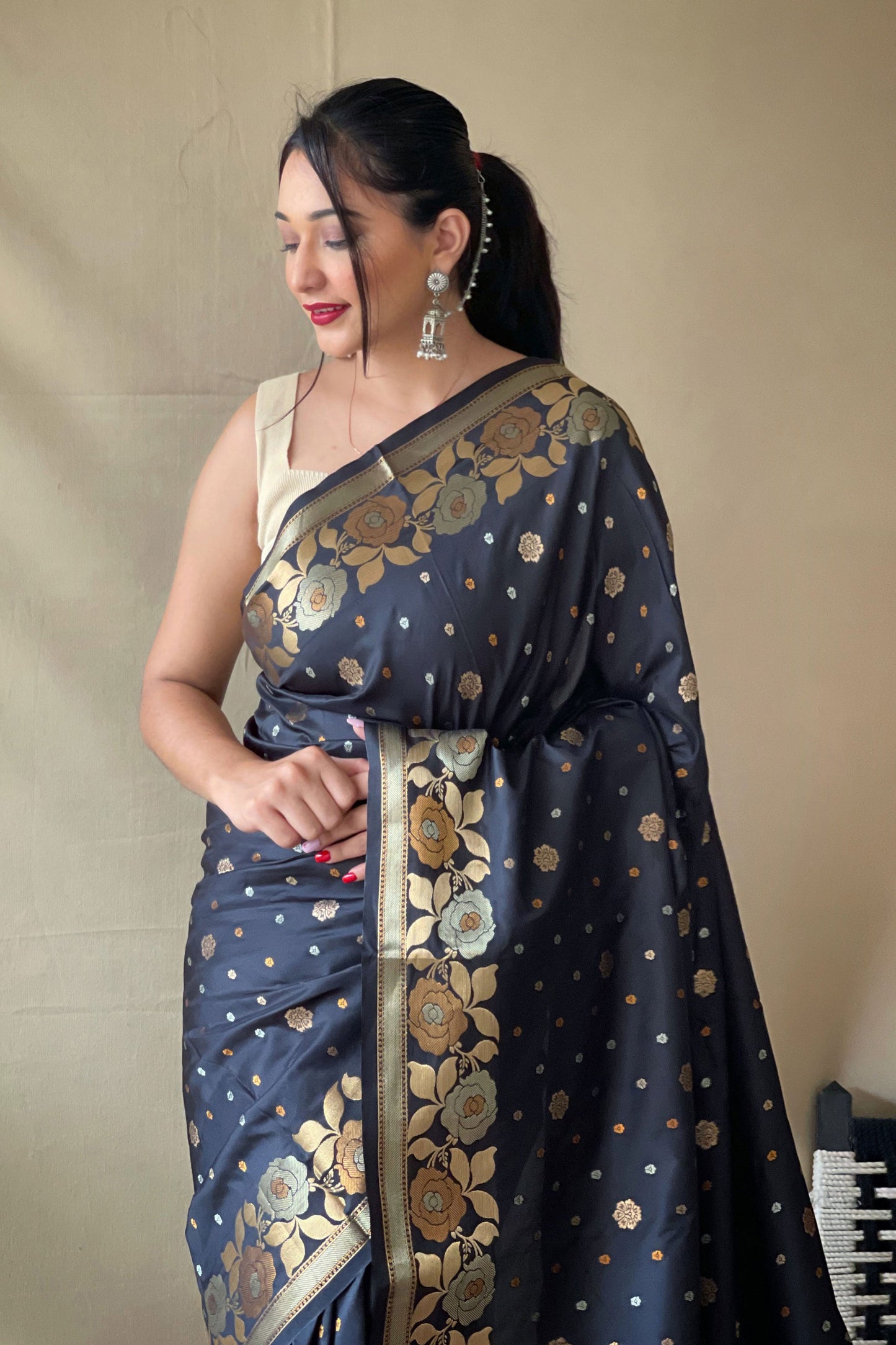 black-woven-silk-saree-zb131618_2_SareeButa.com