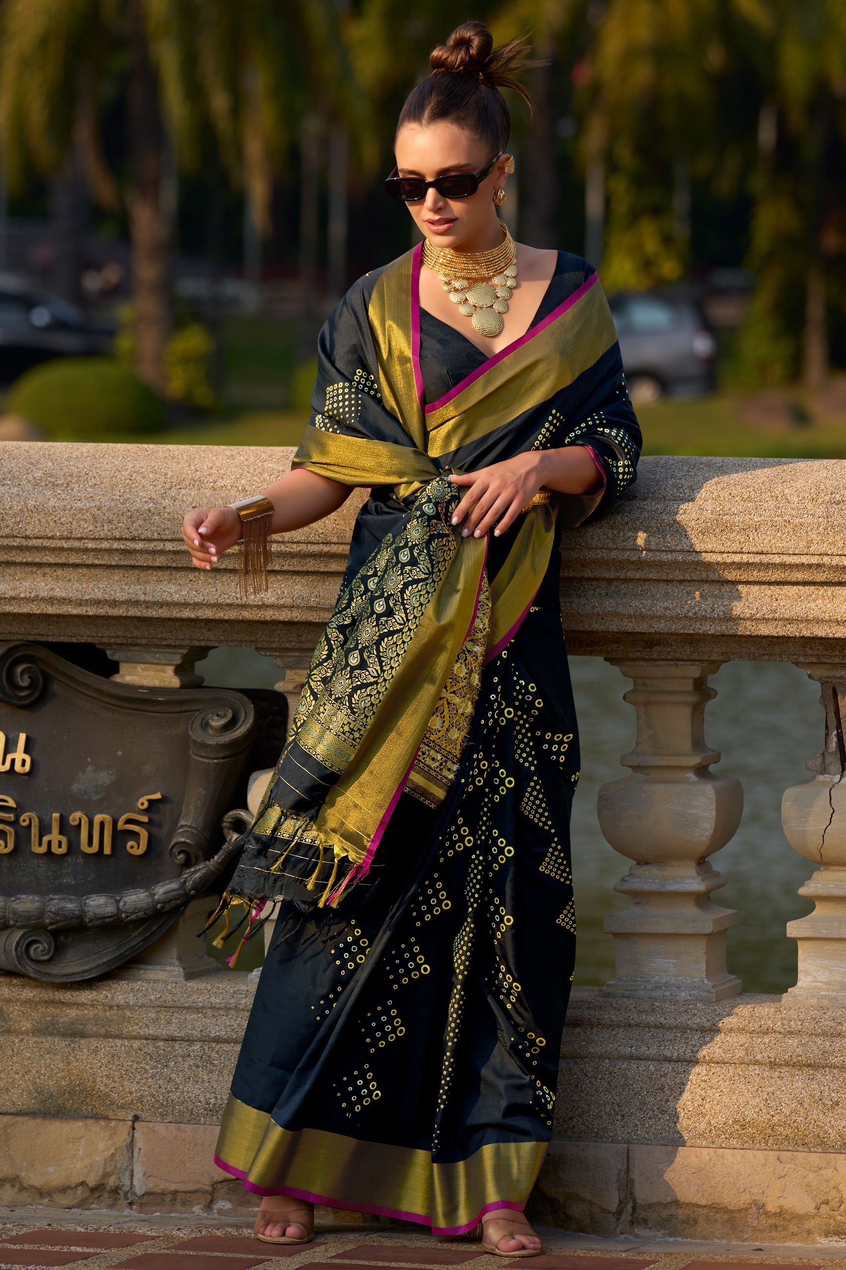 black-woven-silk-saree-zb131748_3_SareeButa.com