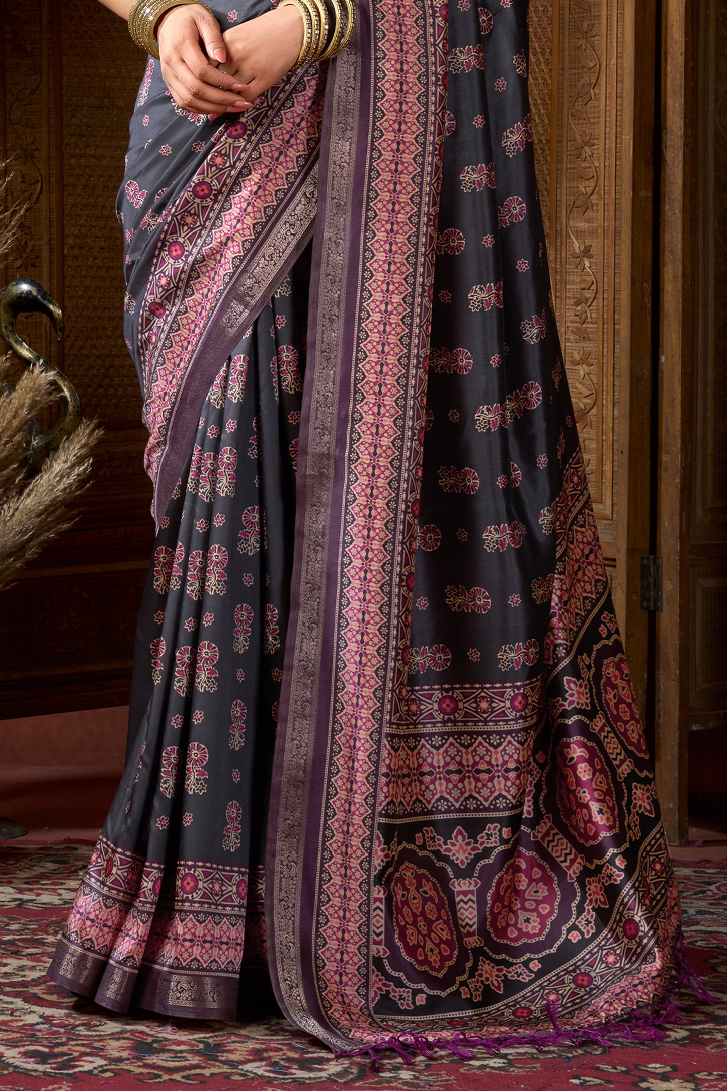 Black Ajarakh Print Silk Saree-SAR12670_4_SareeButa.com