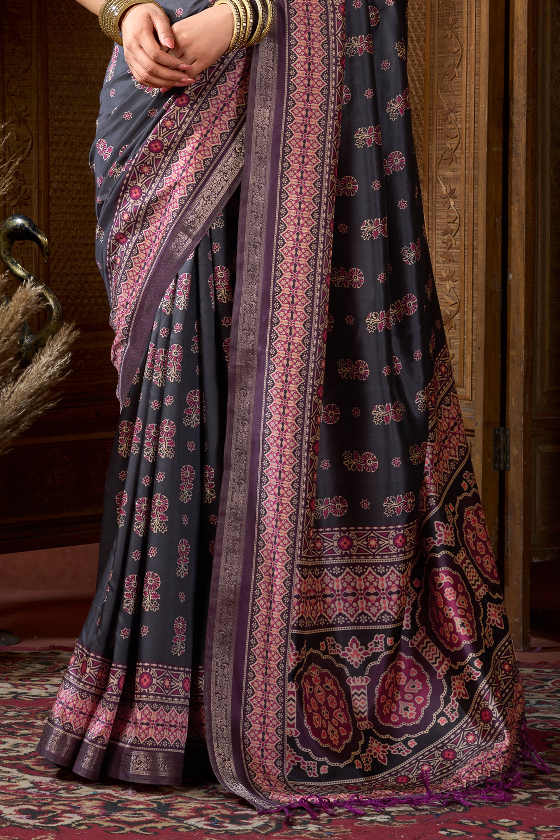 Black Ajarakh Print Silk Saree-SAR12670_4_SareeButa.com