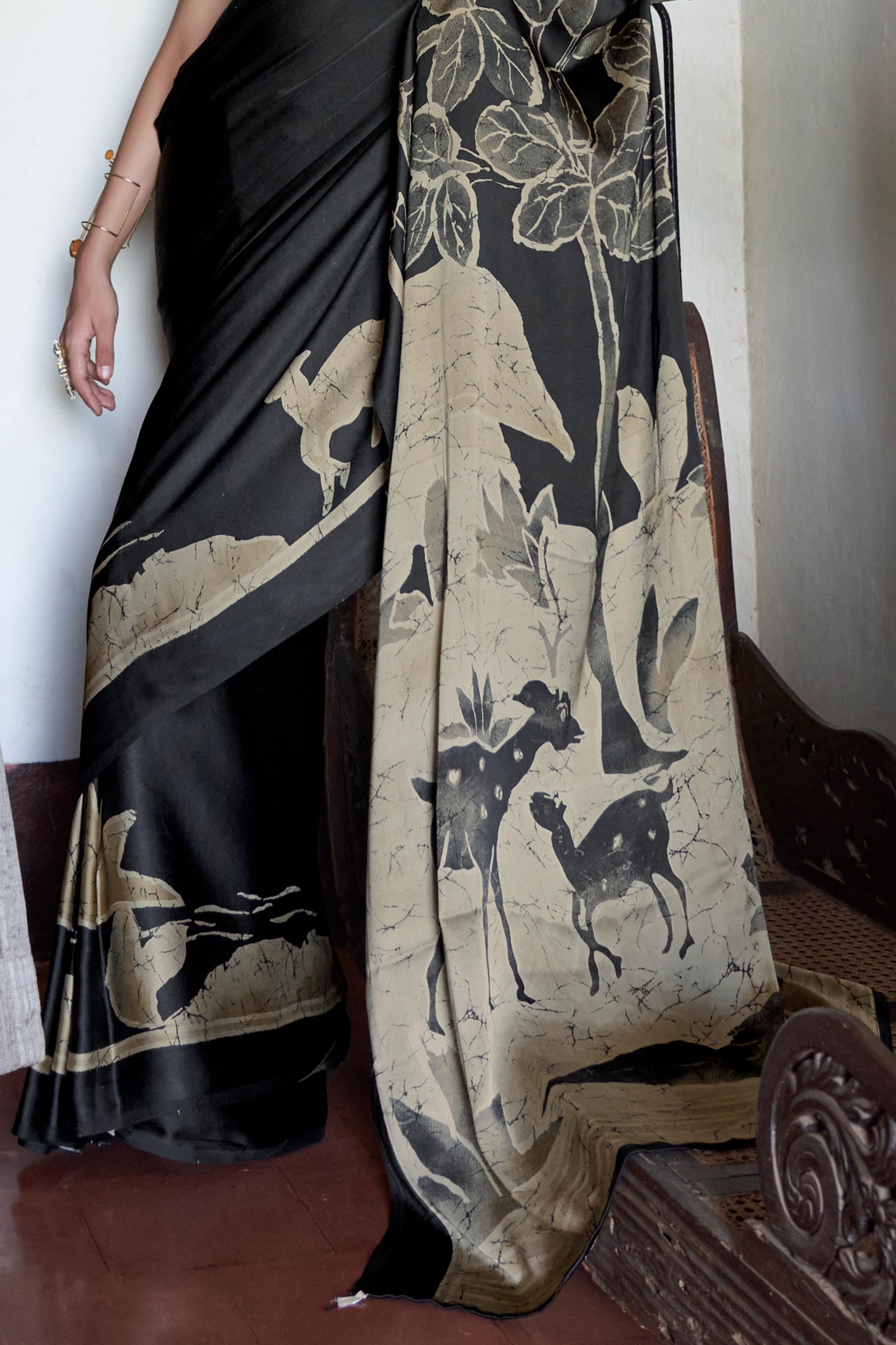 Black And Beige Print Satin Saree-SAR11884_4_SareeButa.com