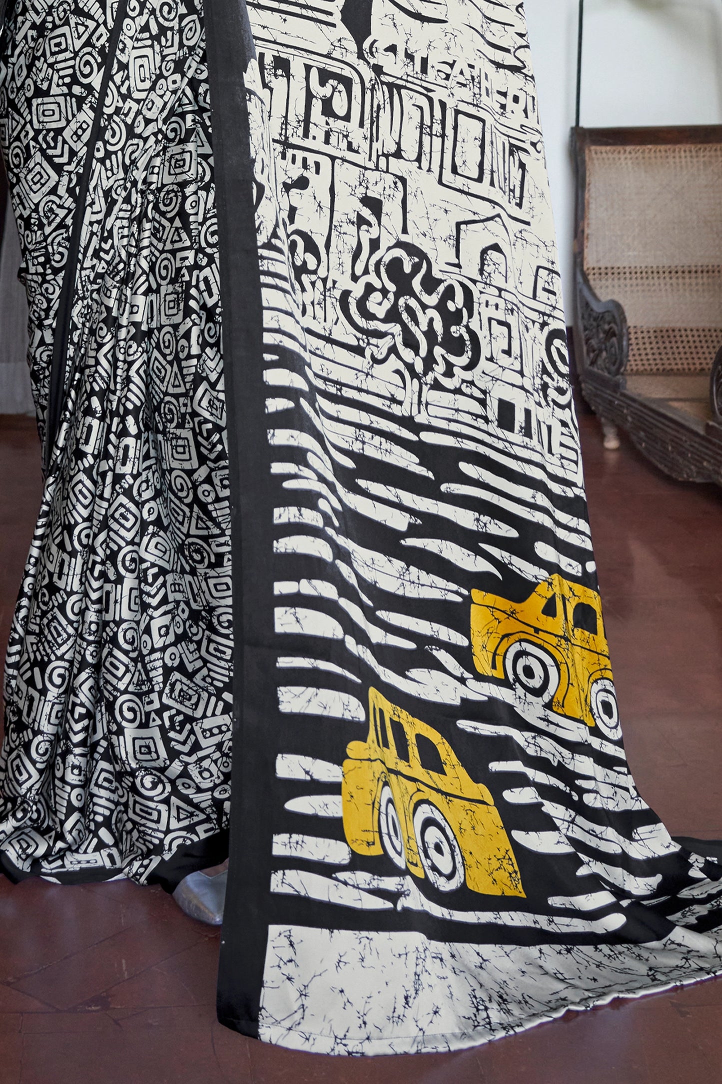 Black And White Print Satin Saree-SAR11885_4_SareeButa.com