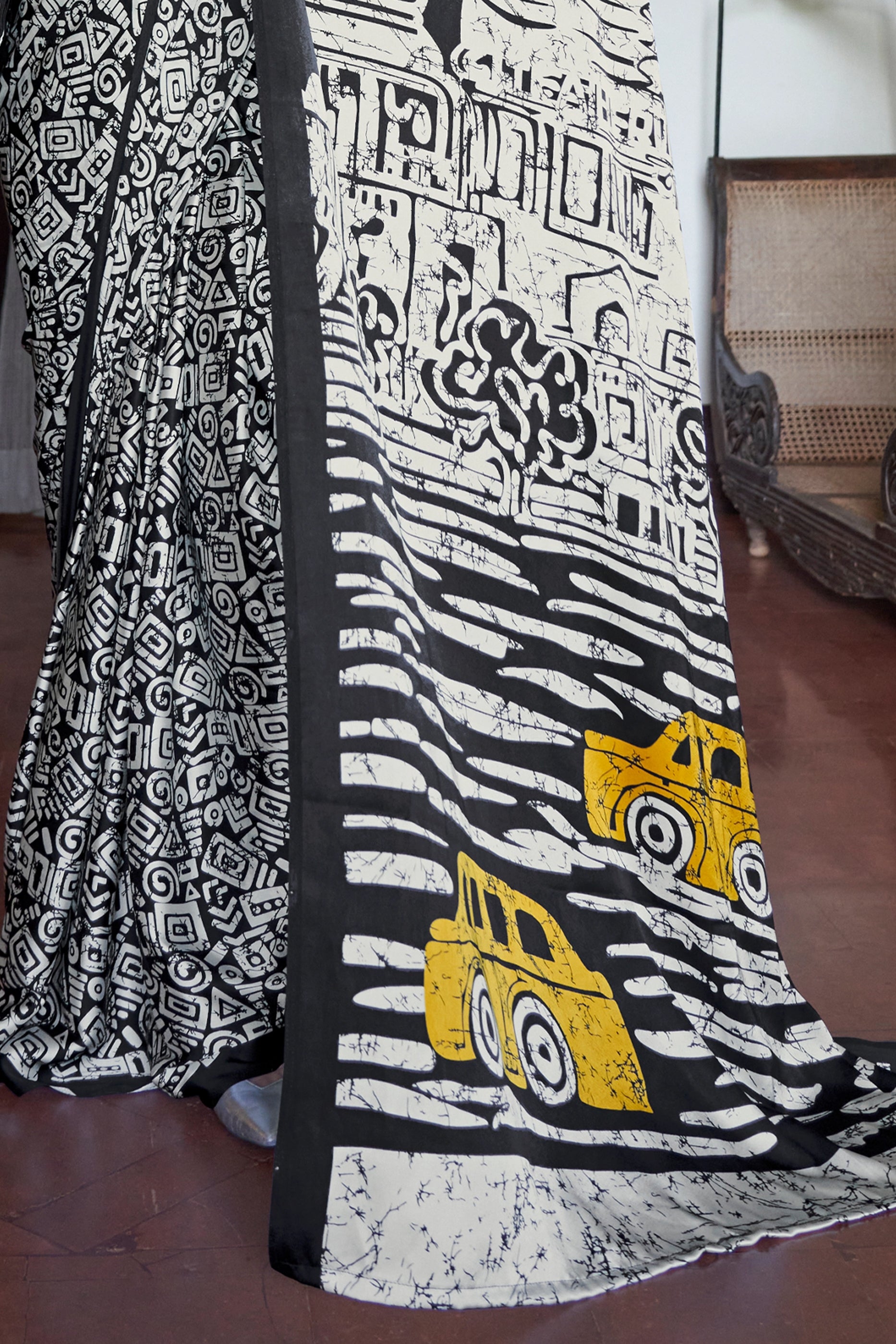 Black And White Print Satin Saree-SAR11885_4_SareeButa.com