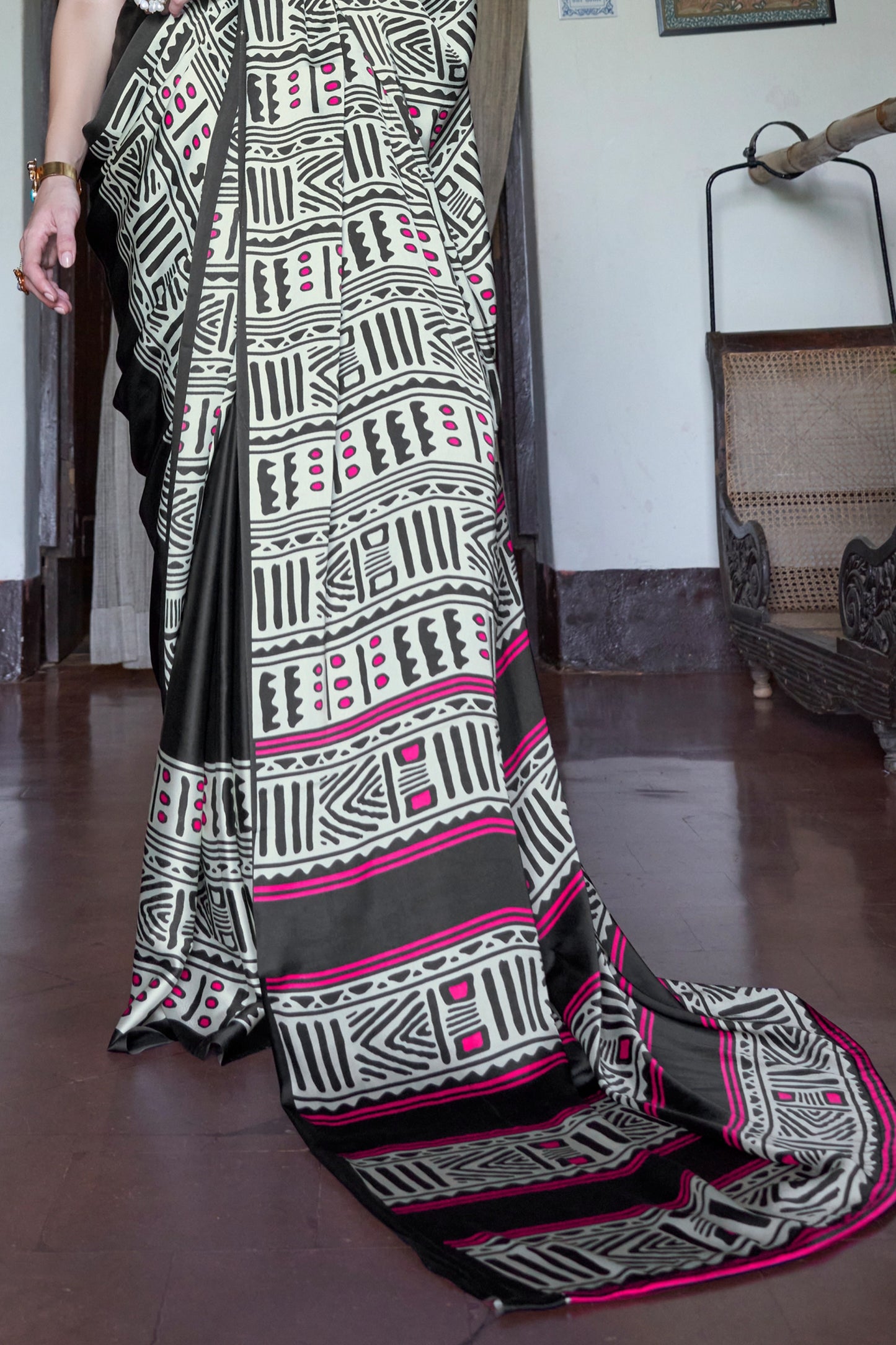 Black And White Print Satin Saree-SAR11888_4_SareeButa.com