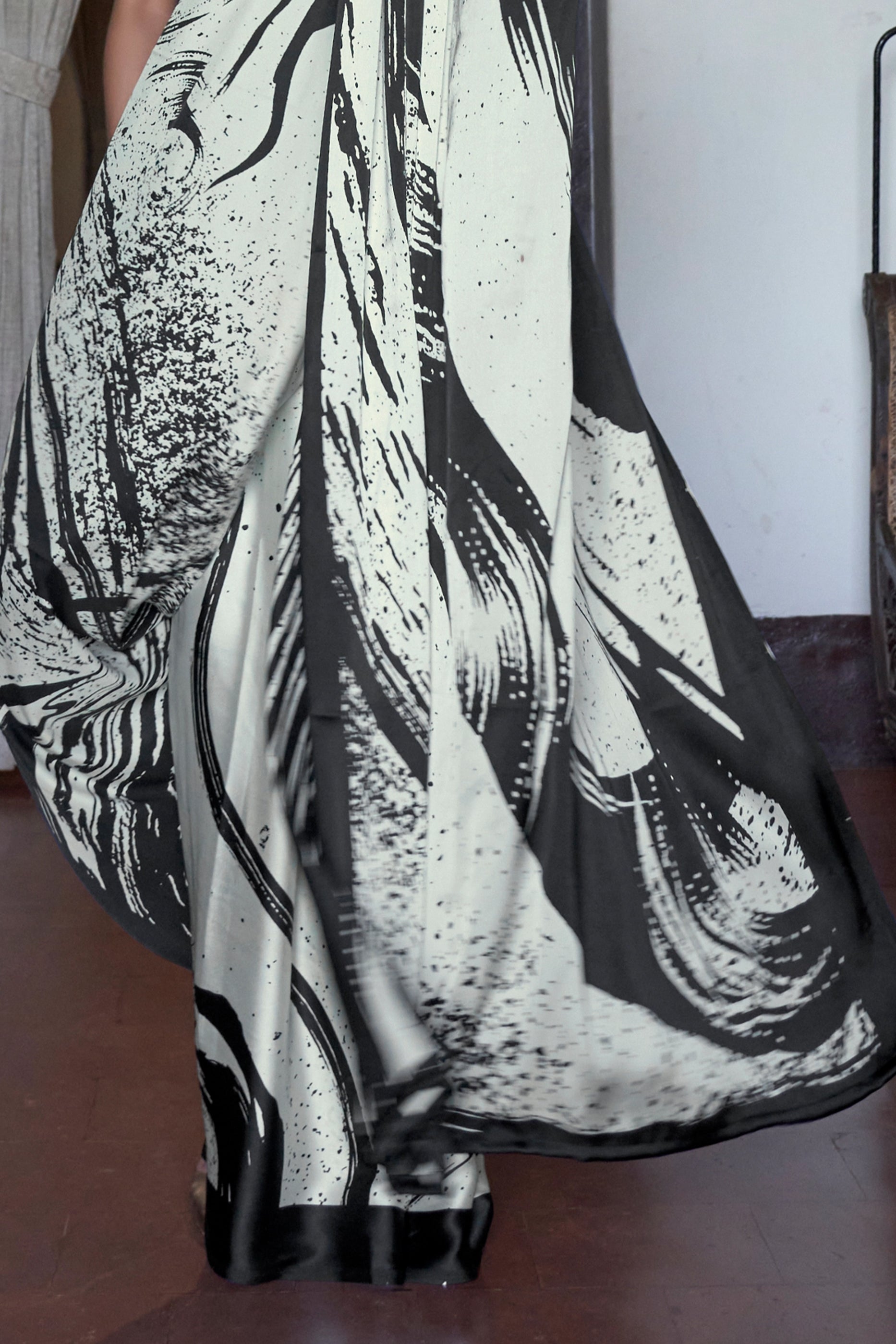 Black And White Print Satin Saree-SAR11889_4_SareeButa.com