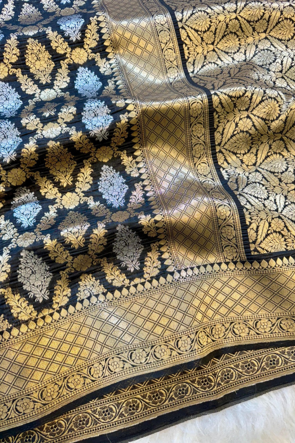 Black Nita Ambani Inspired Banarasi Saree-ZB134120_4_SareeButa.com