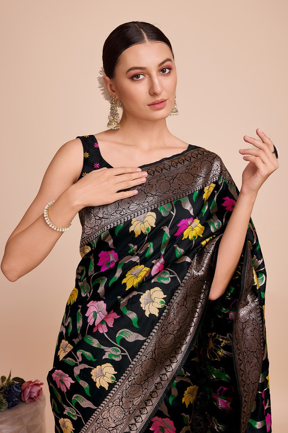 black-paithani-silk-saree-zb131460_3_SareeButa.com